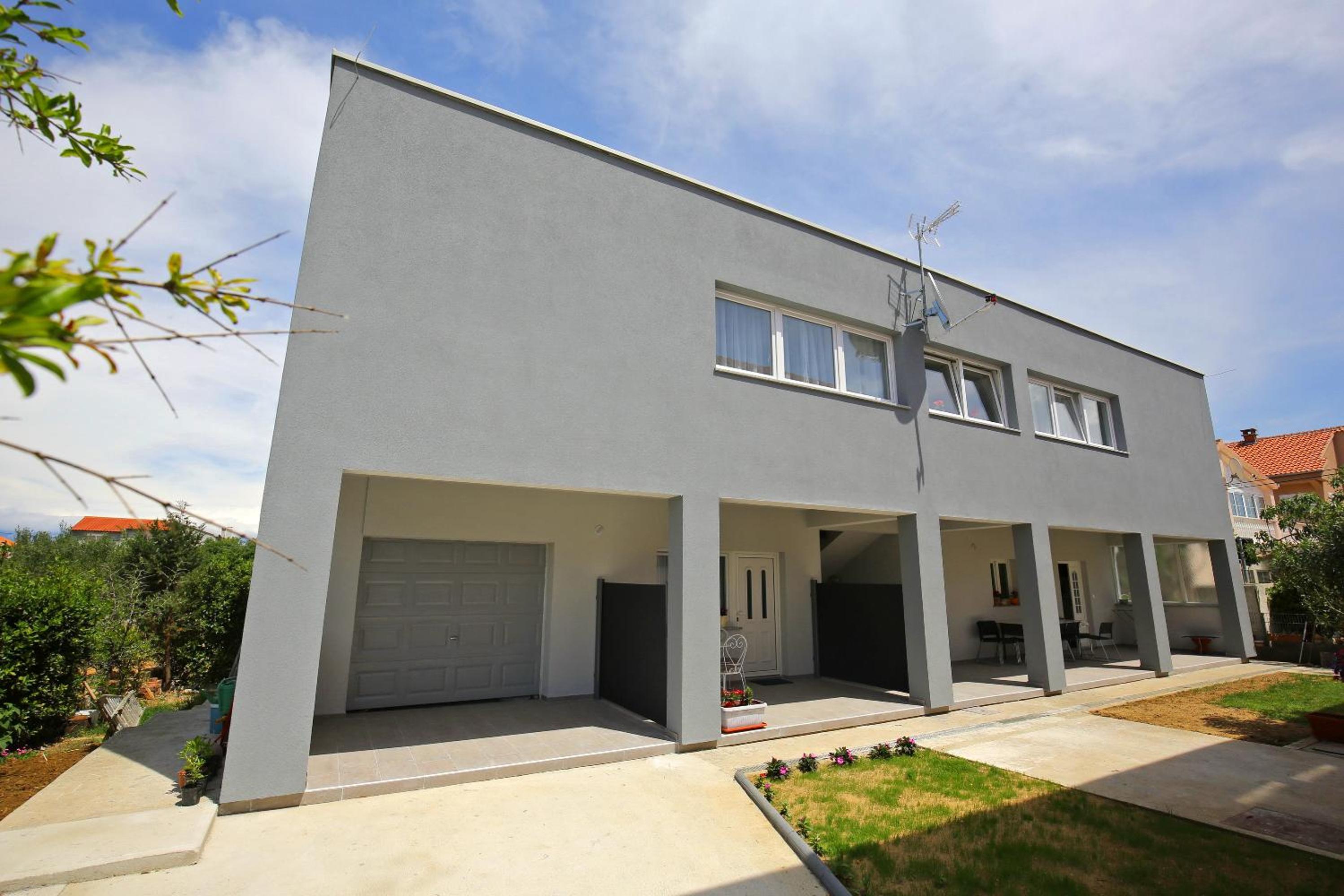 Apartment with Balcony photo 2