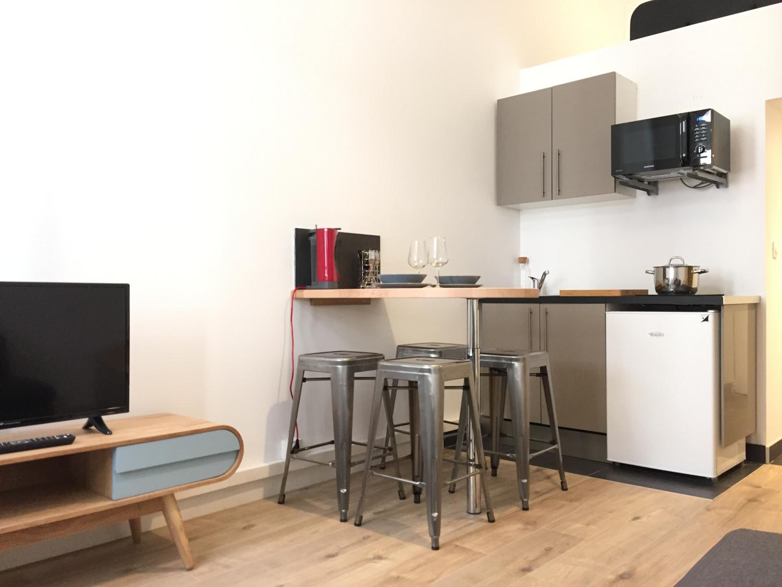 Studio Apartment - Photo 4