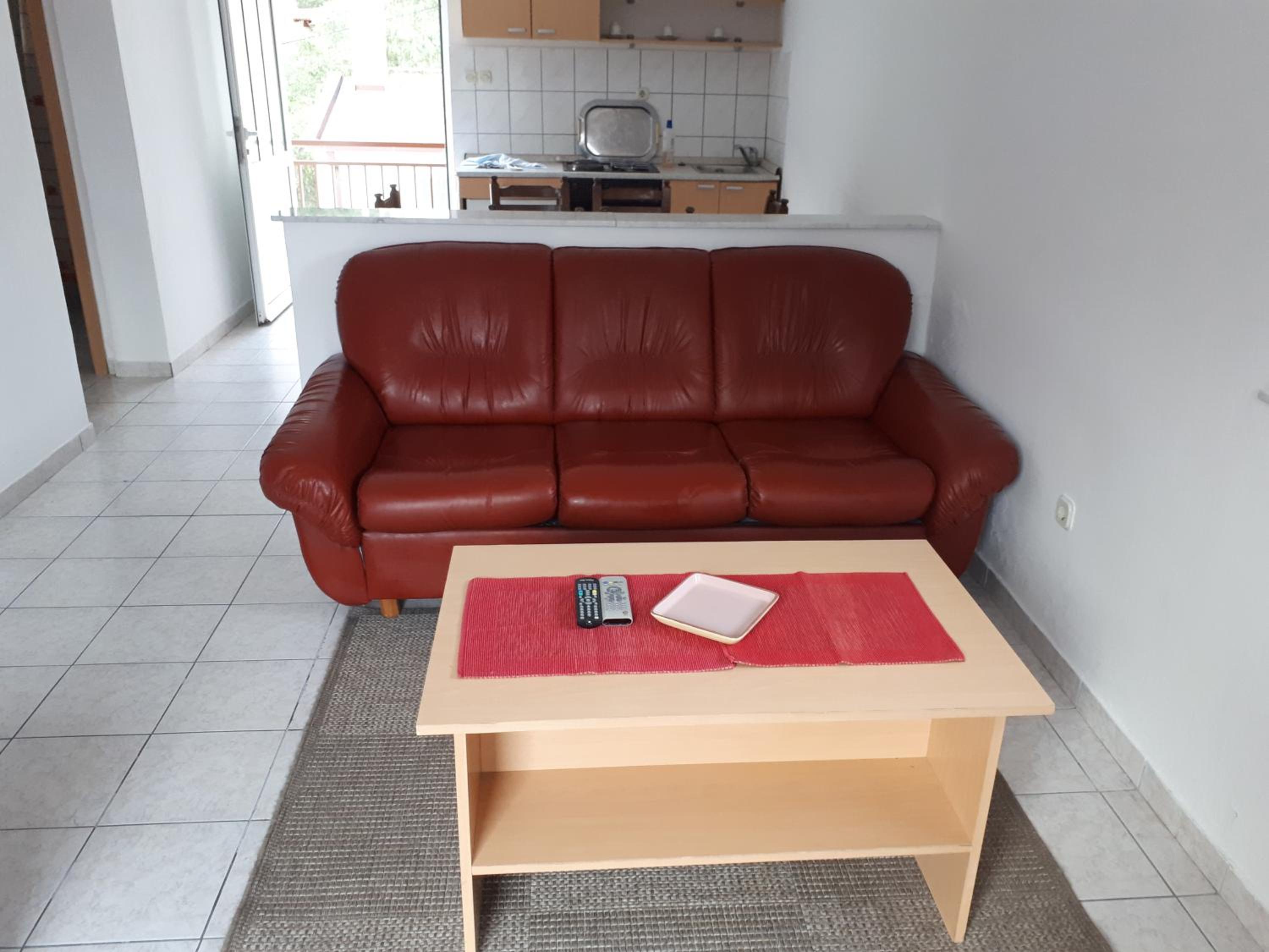 One-Bedroom Apartment photo 1