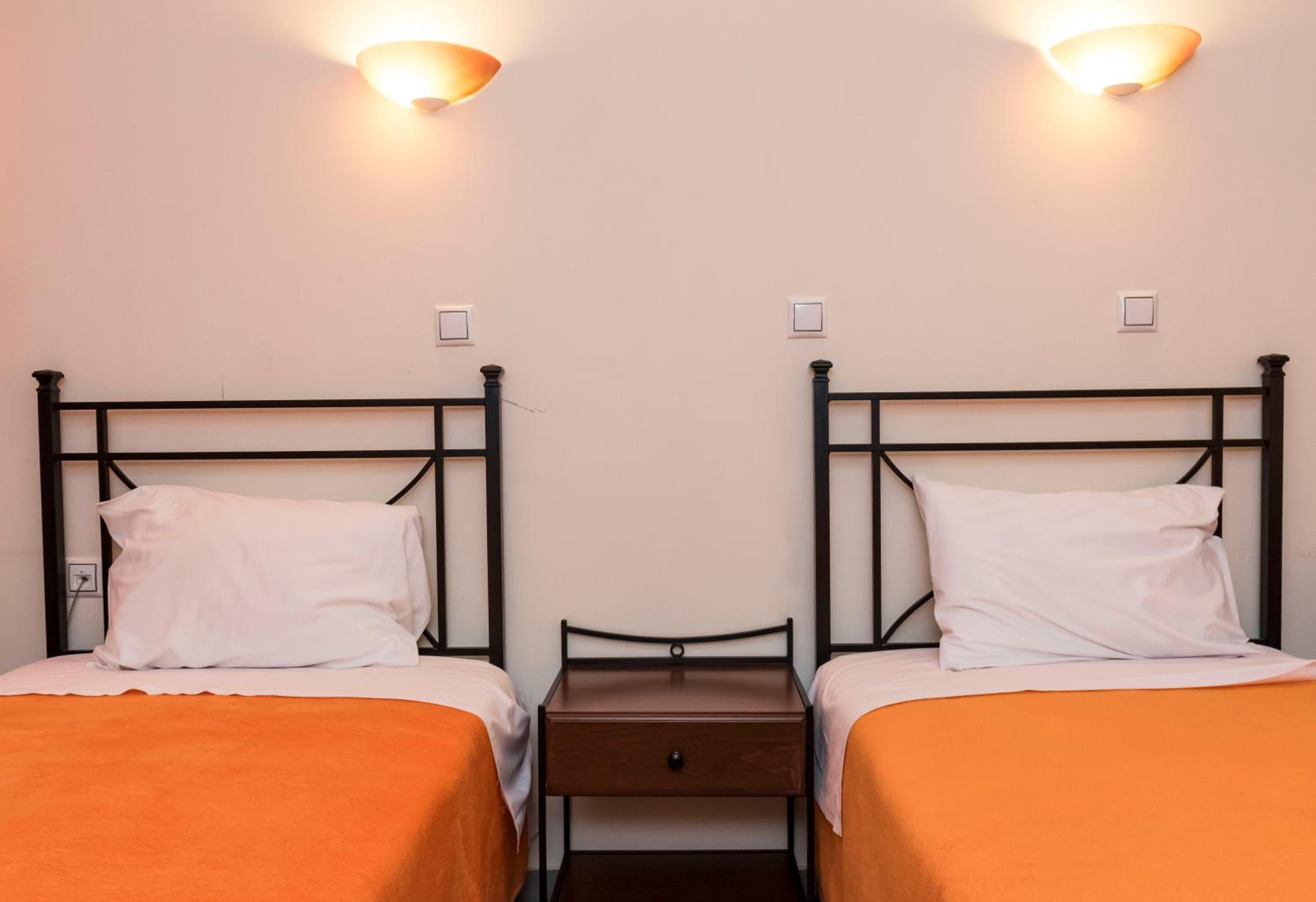 Large Double or Twin Room photo 2