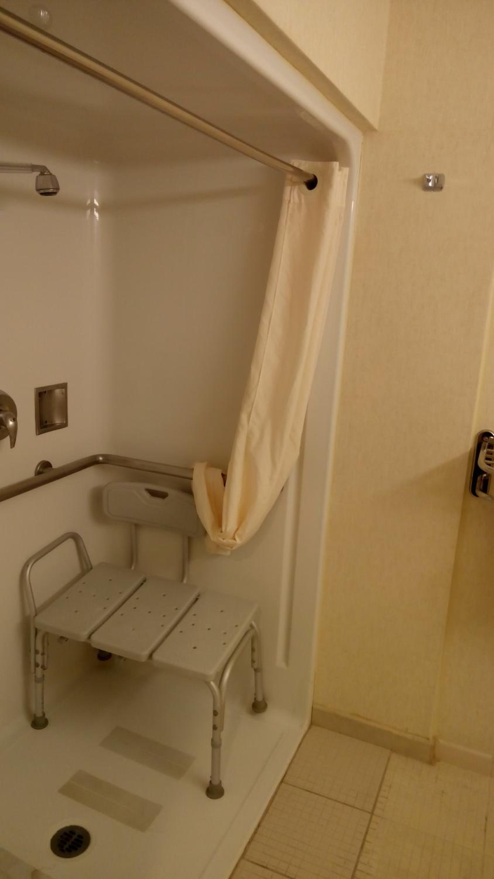 Queen Room - Disability Access/Non-Smoking photo 3