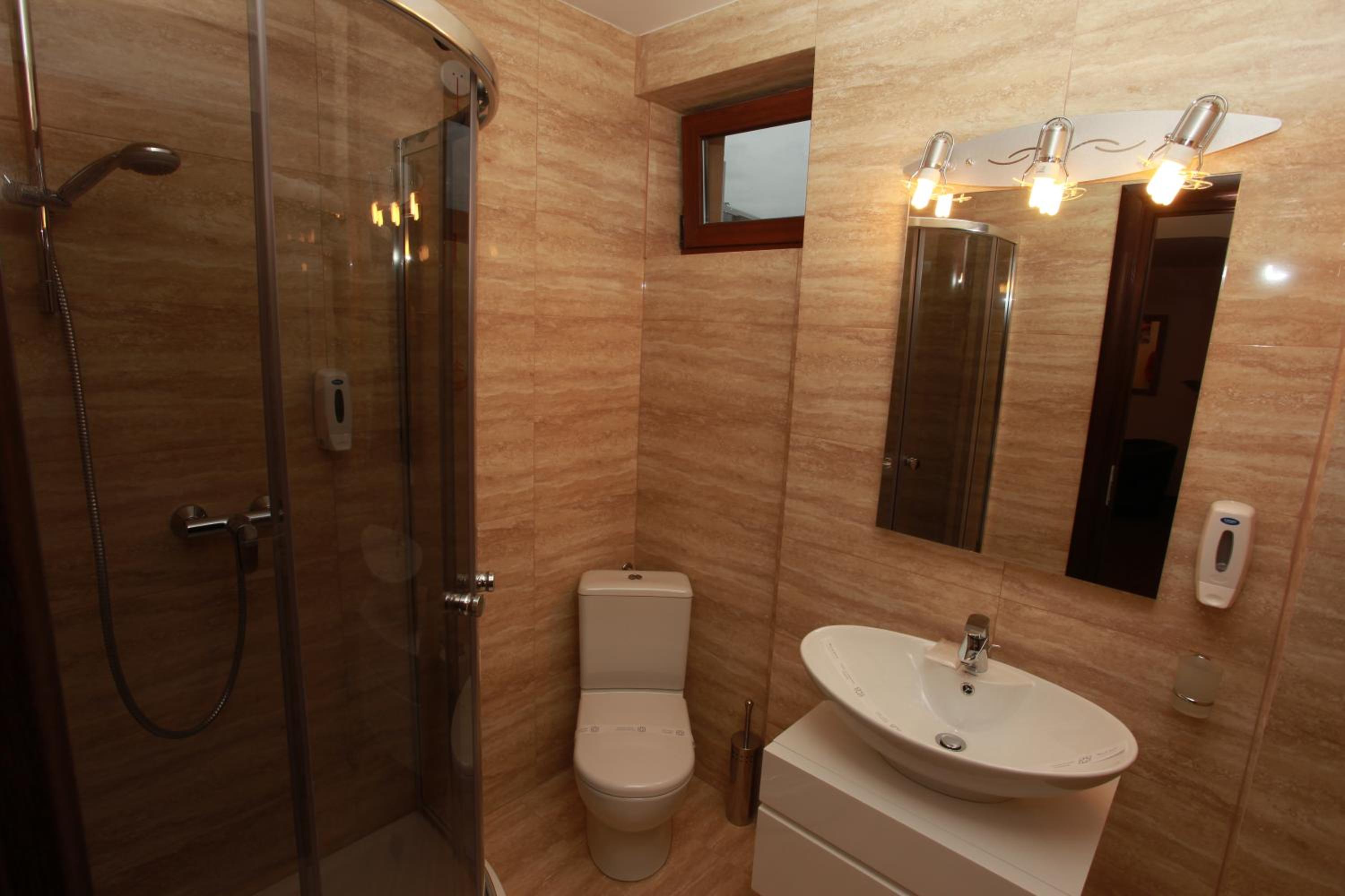 Standard  Twin Room - Photo 3