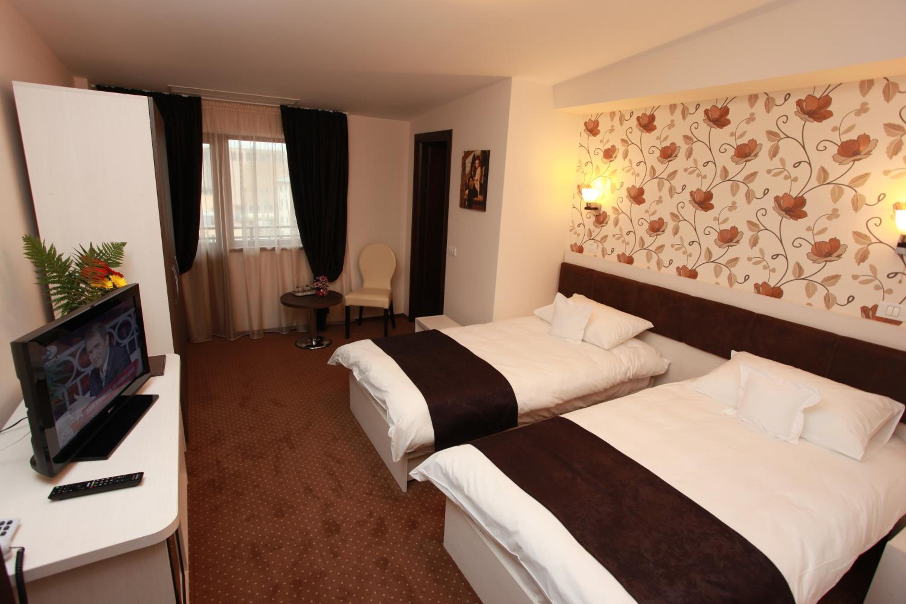 Standard  Twin Room - Photo 5
