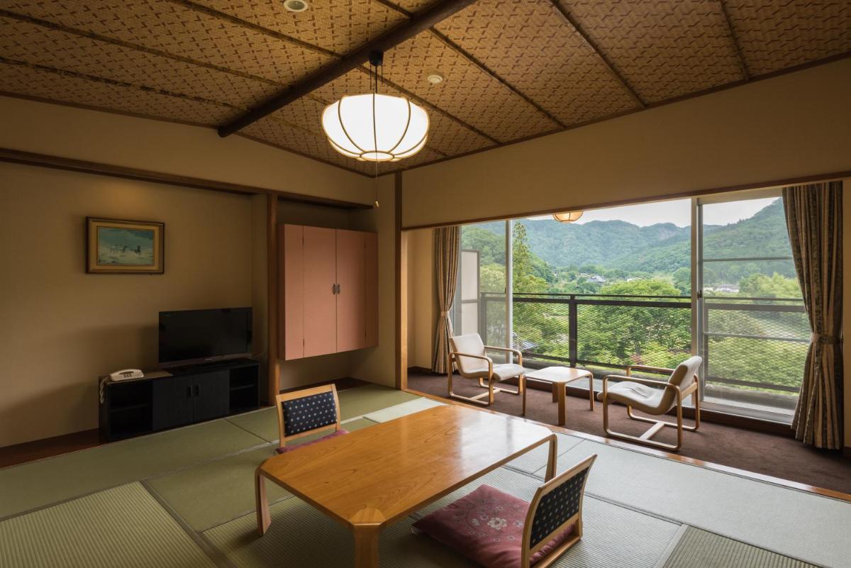 Non-smoking Standard Japanese Style Room with Private Bathroom photo 1