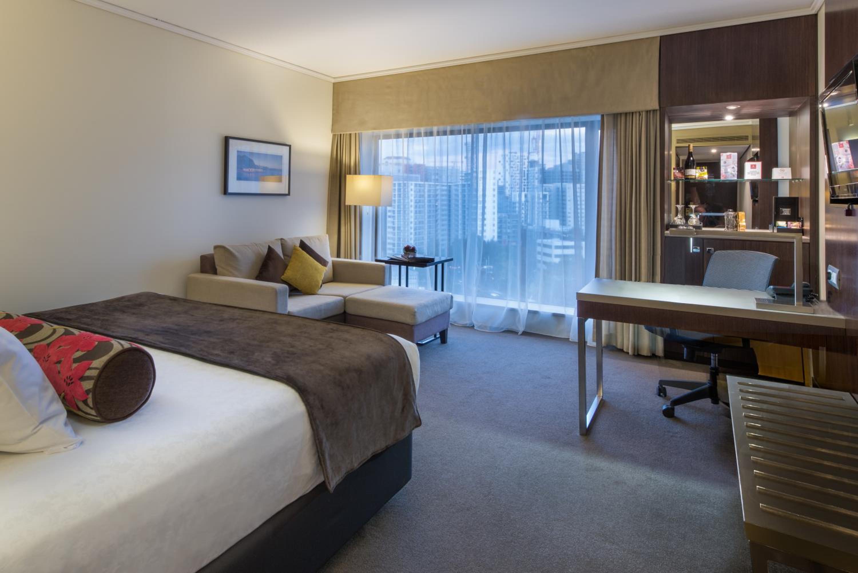 Club King Room with Club Access - Photo 1