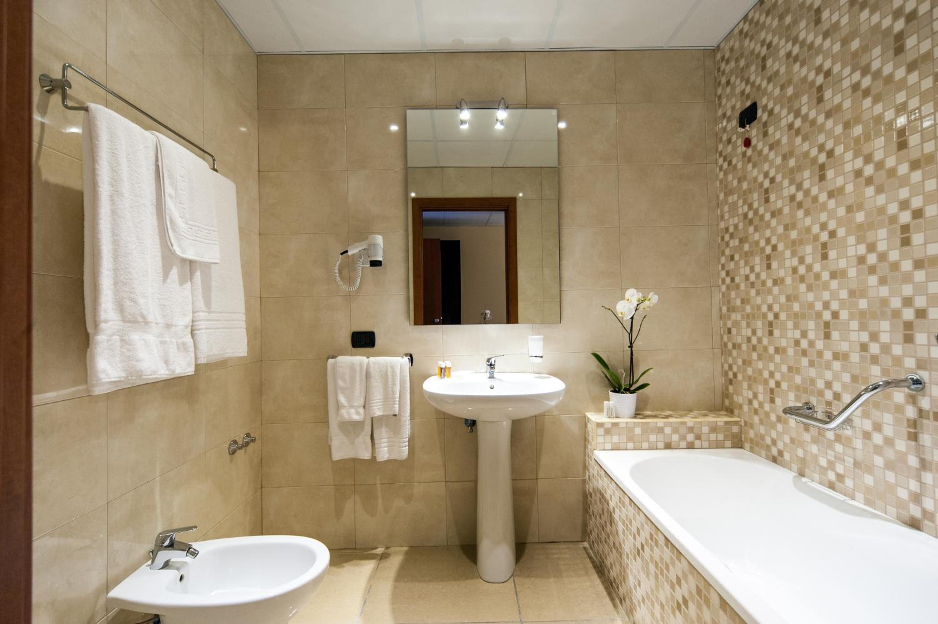 Double Room - Photo 16