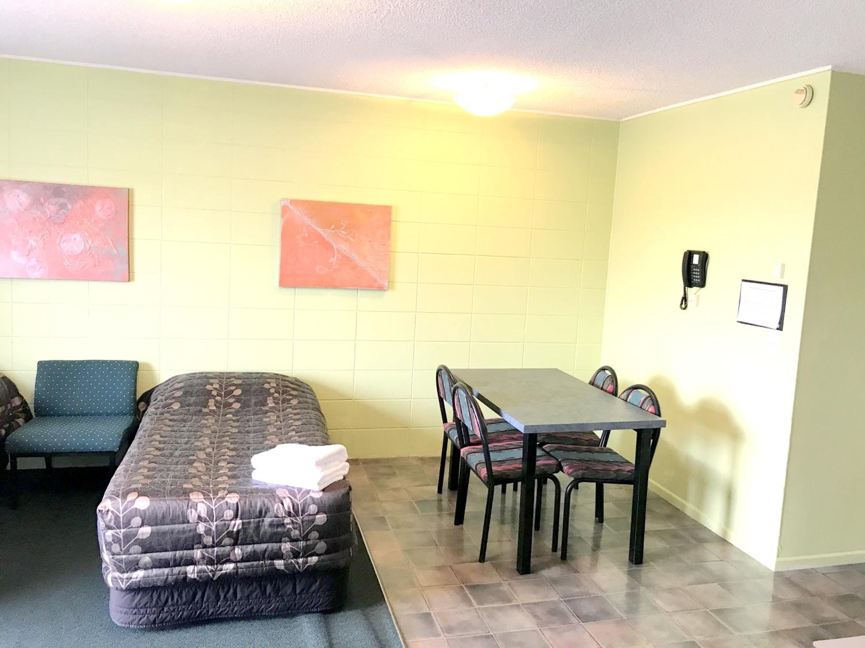 Standard Family Room - Photo 3