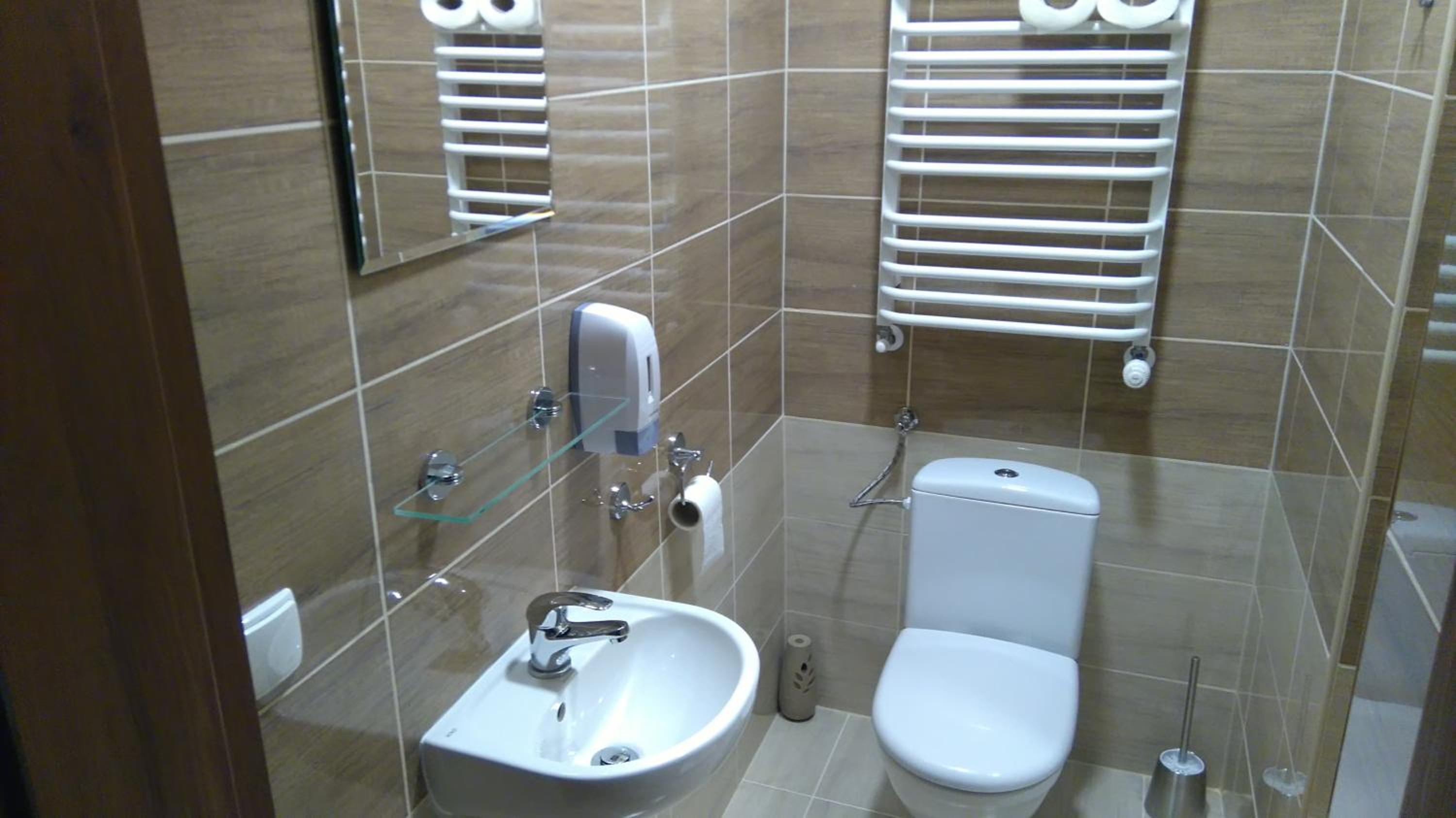Triple Room with Private Bathroom - Photo 8