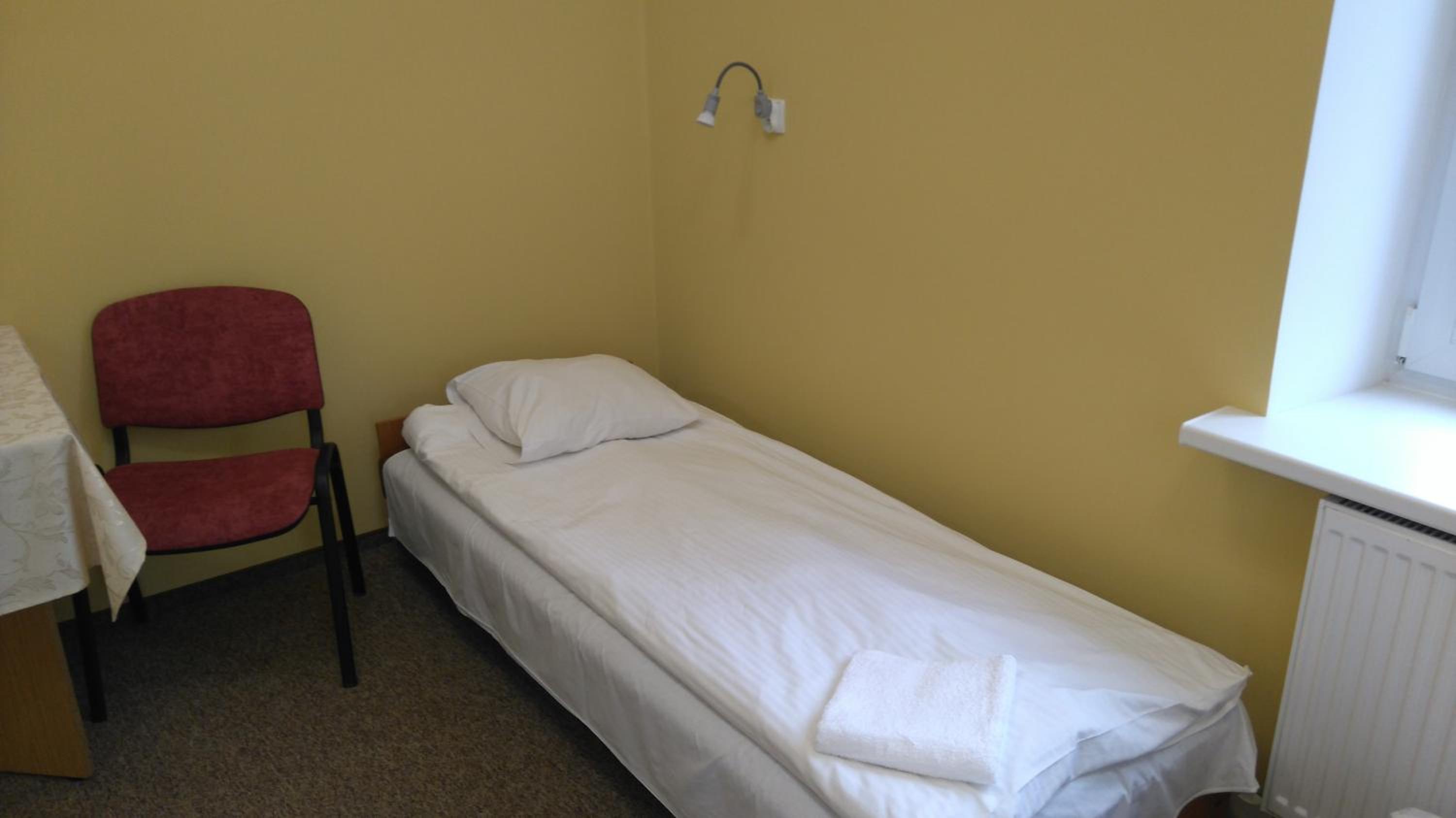 Triple Room with Private Bathroom - Photo 5