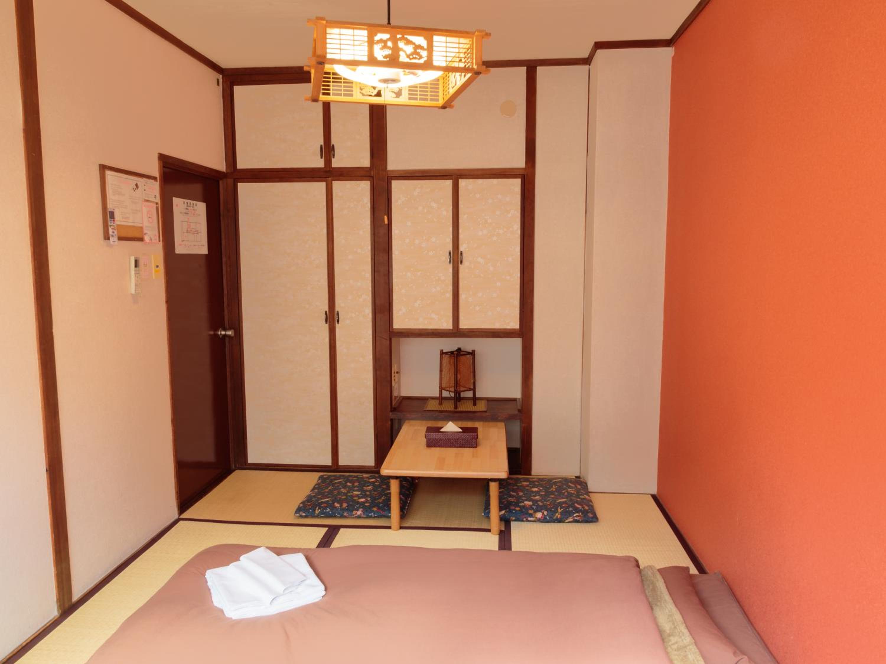 Japanese-Style Single Room with Shared Bathroom photo 2