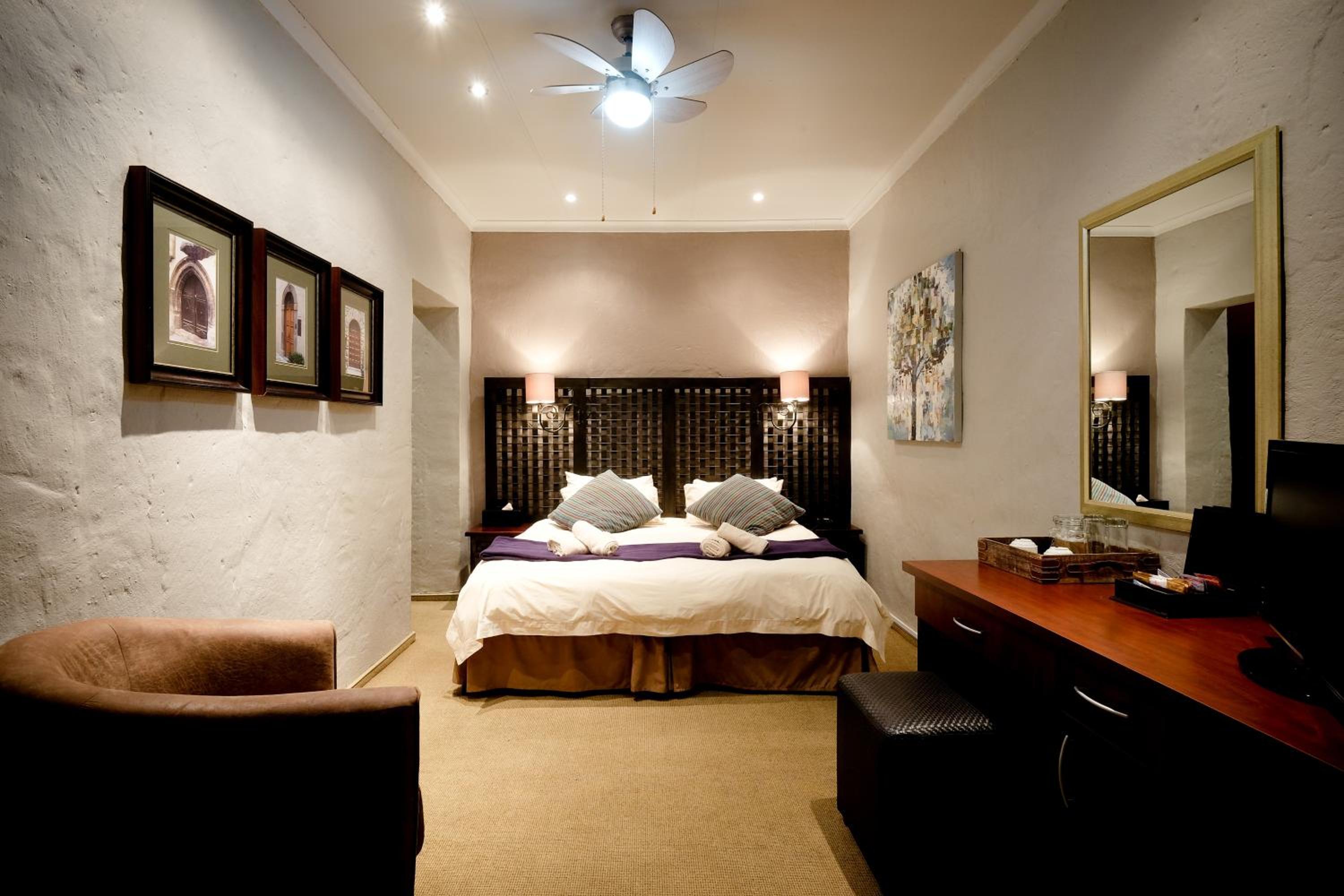 Standard Double or Twin Room with Garden View photo 3