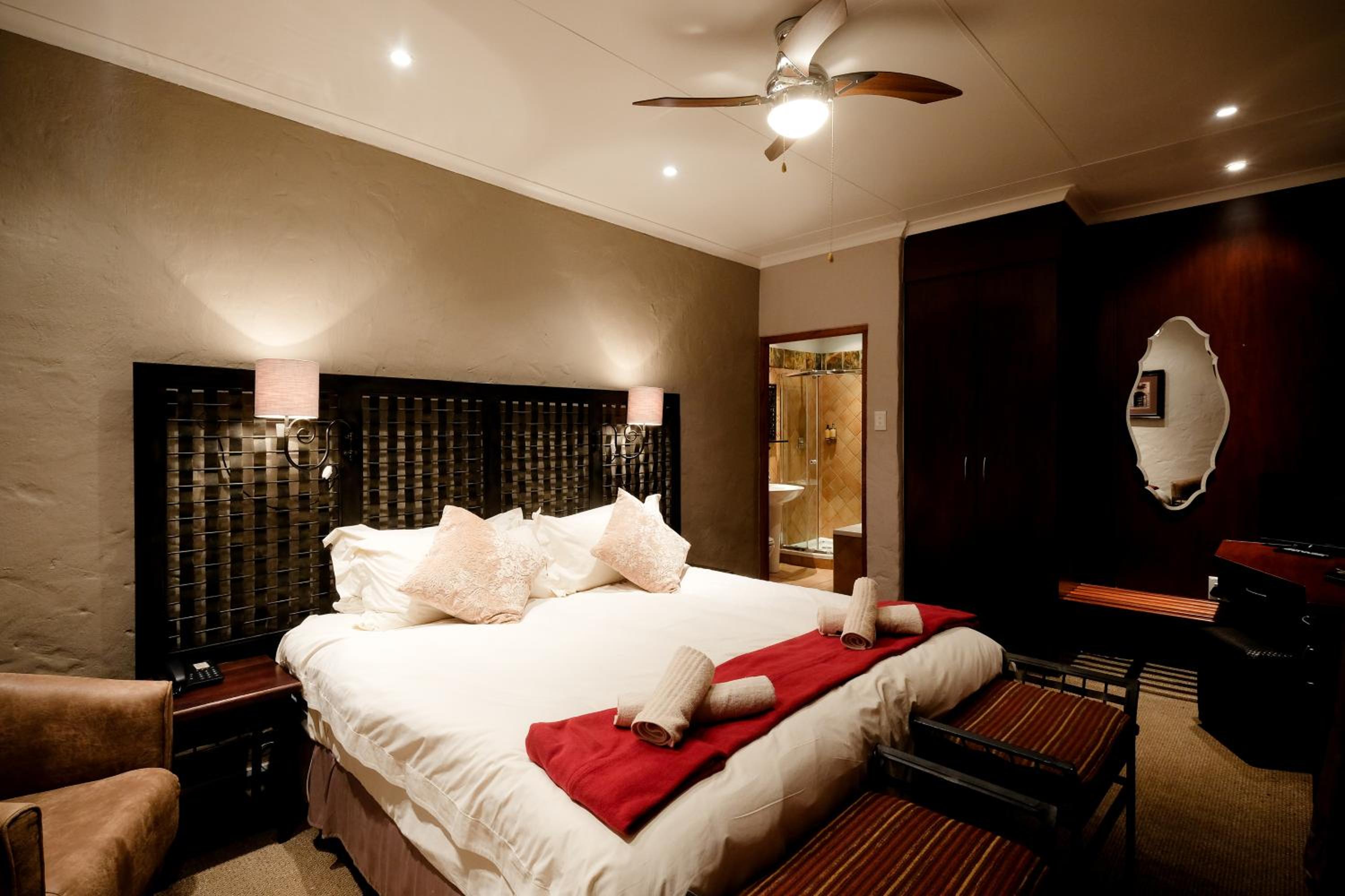 Standard Double or Twin Room with Garden View photo 2
