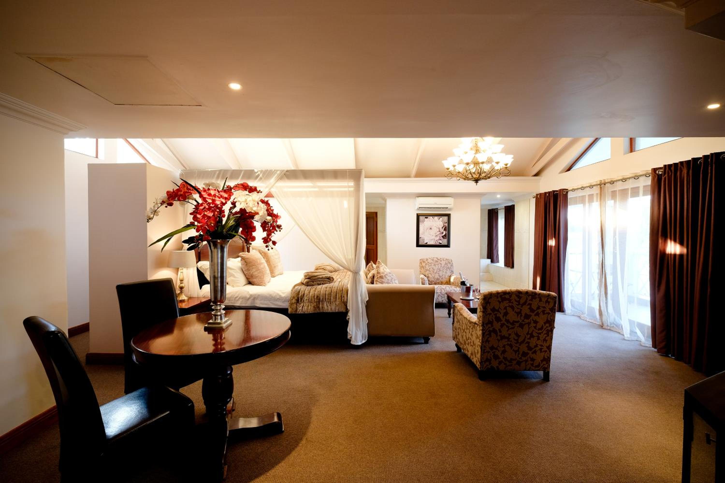 Deluxe King Room photo 3