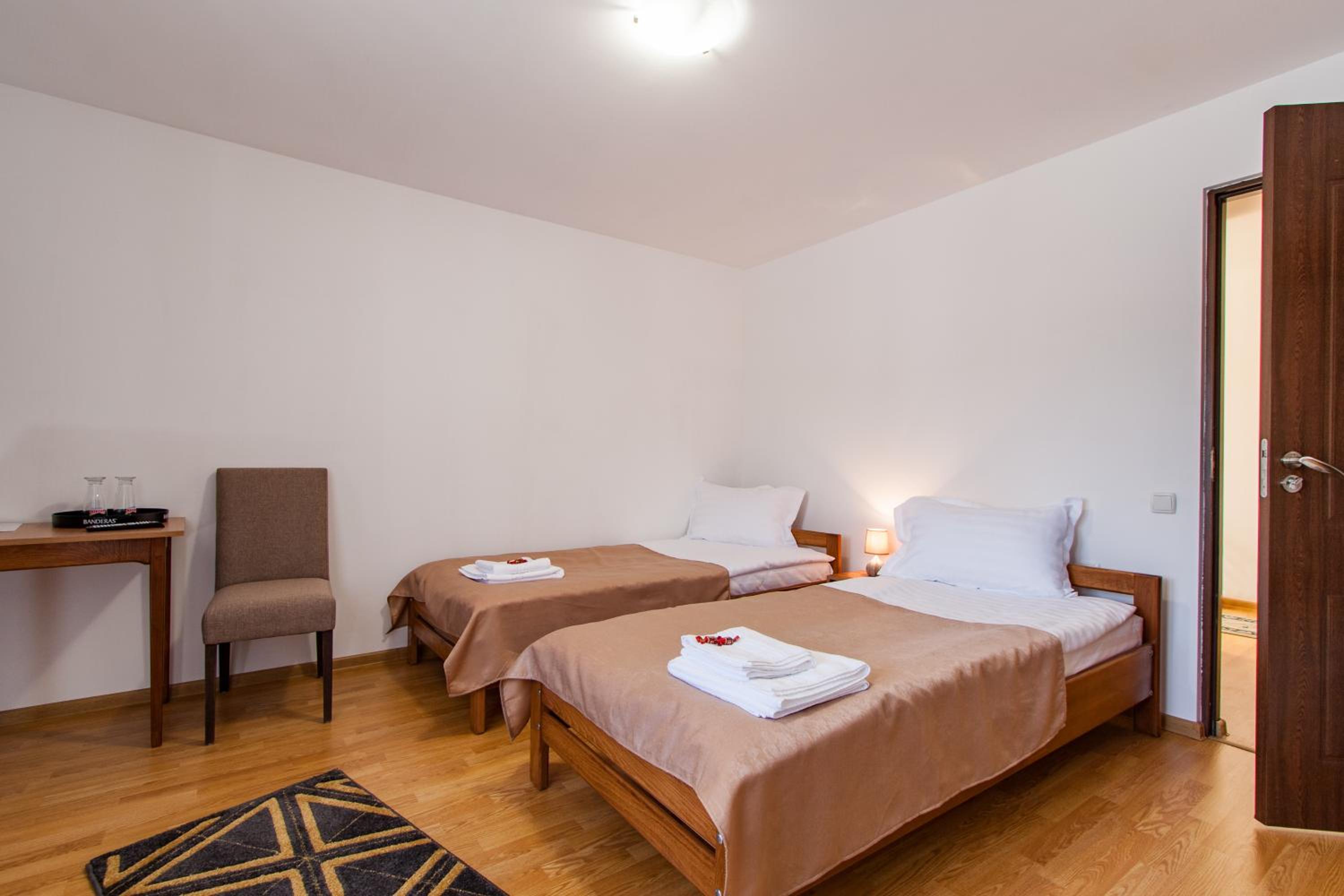 Standard Twin Room photo 3