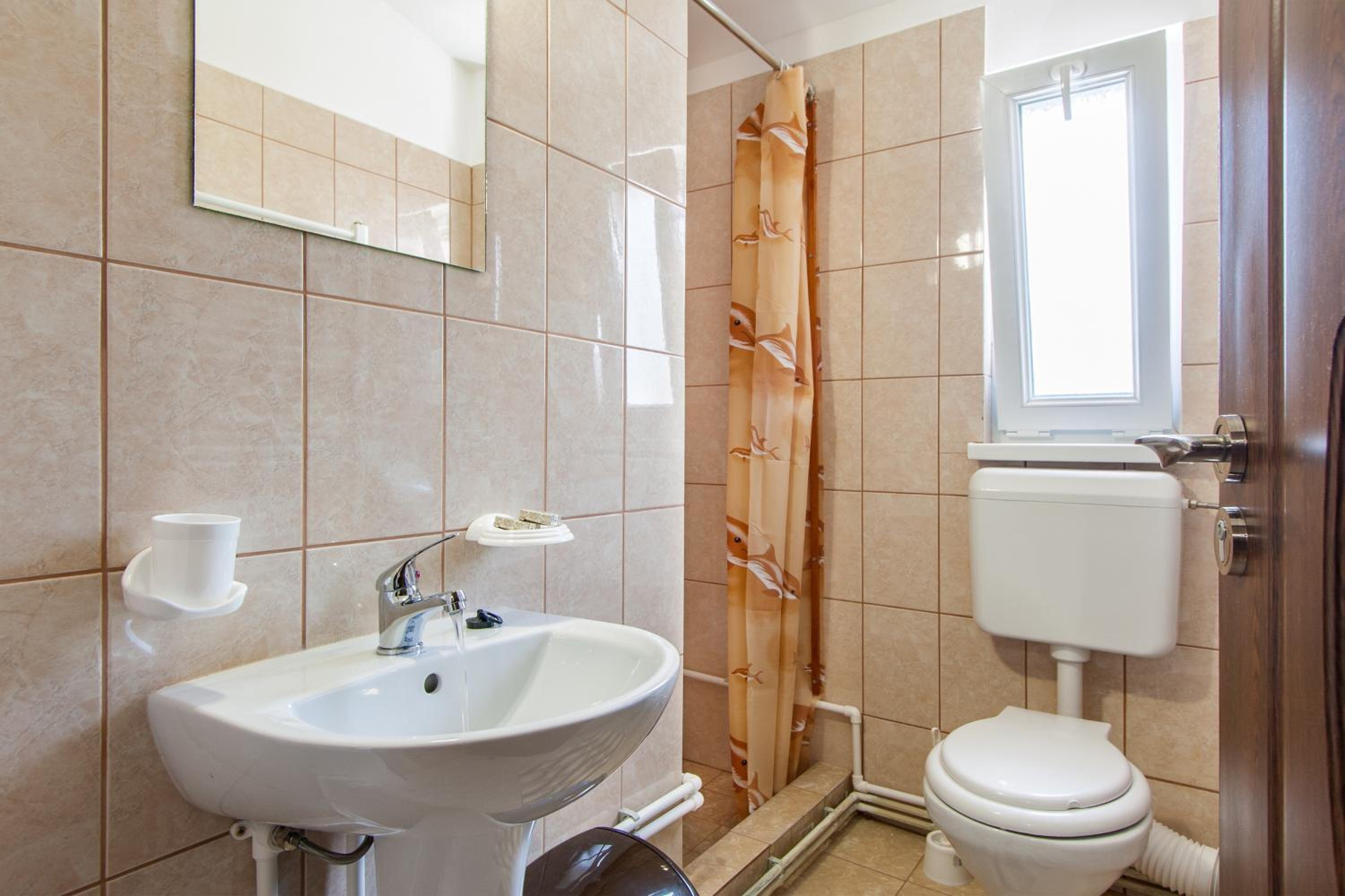 Triple Room with Private Bathroom photo 2