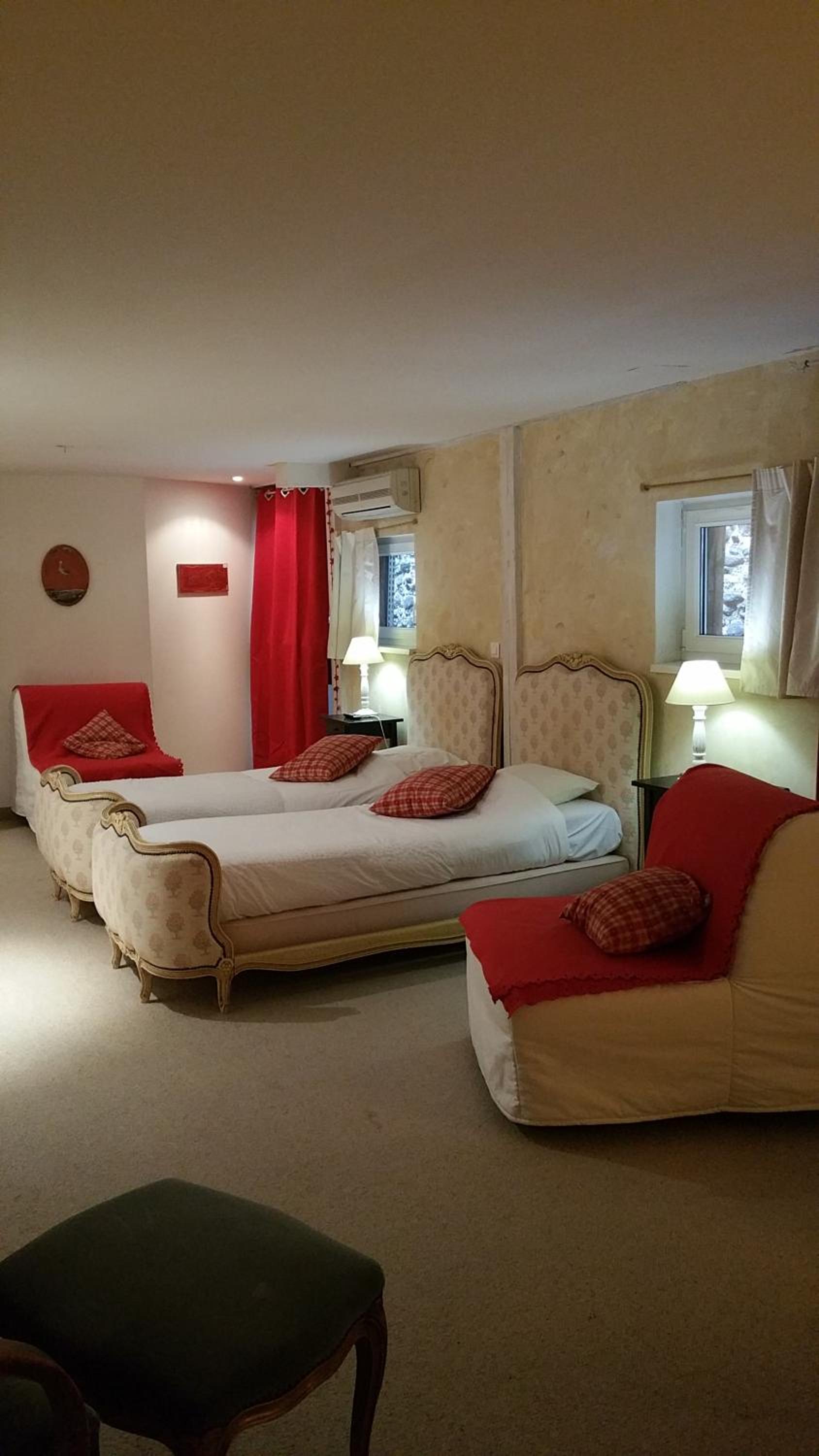 Classic Quadruple Room