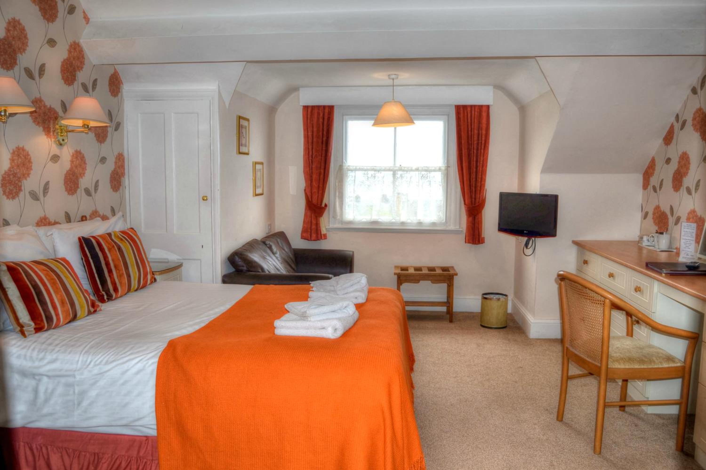 Family Room (2 Adults + 1 Child) - Photo 5