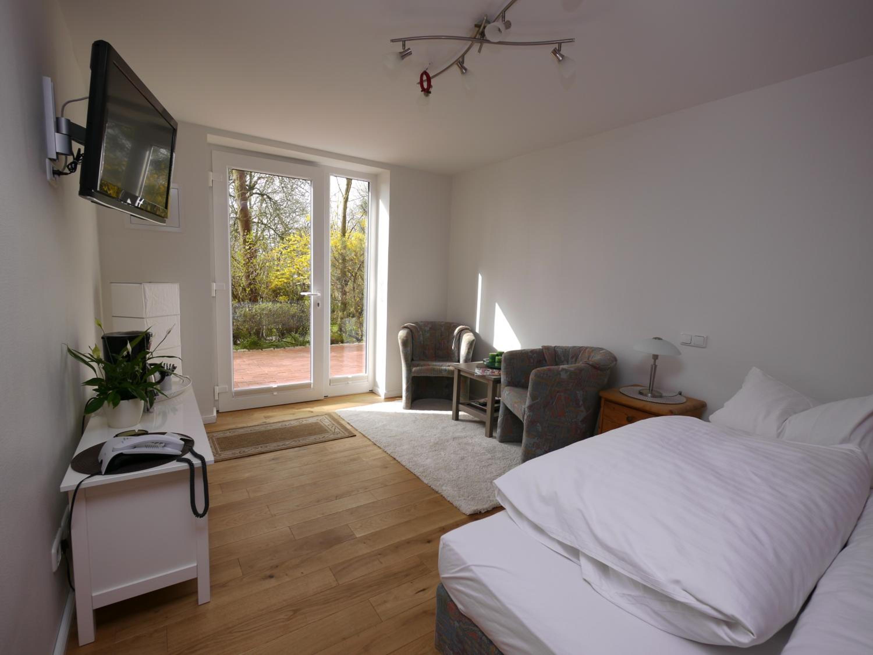 Suite - Photo 9