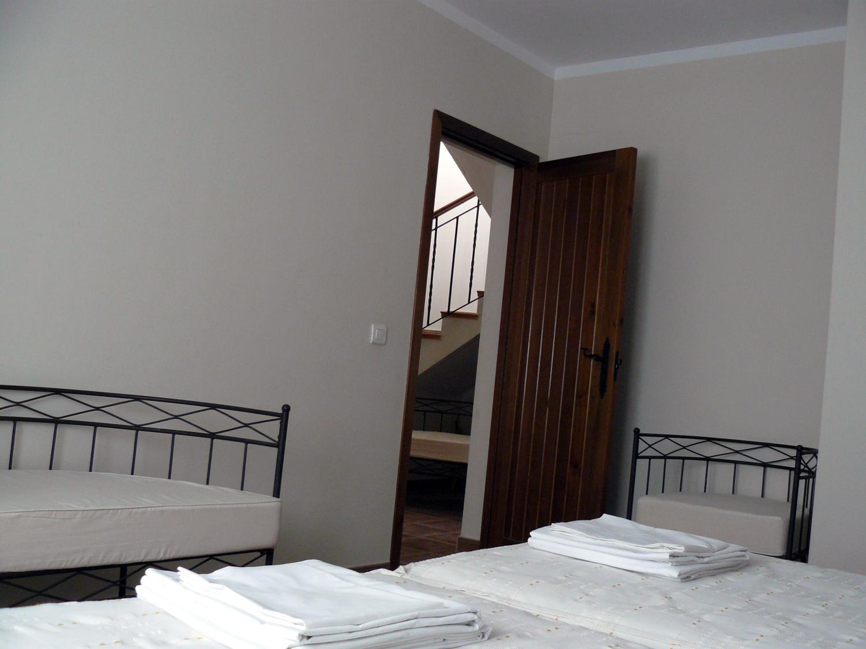 Four-Bedroom House - Photo 22