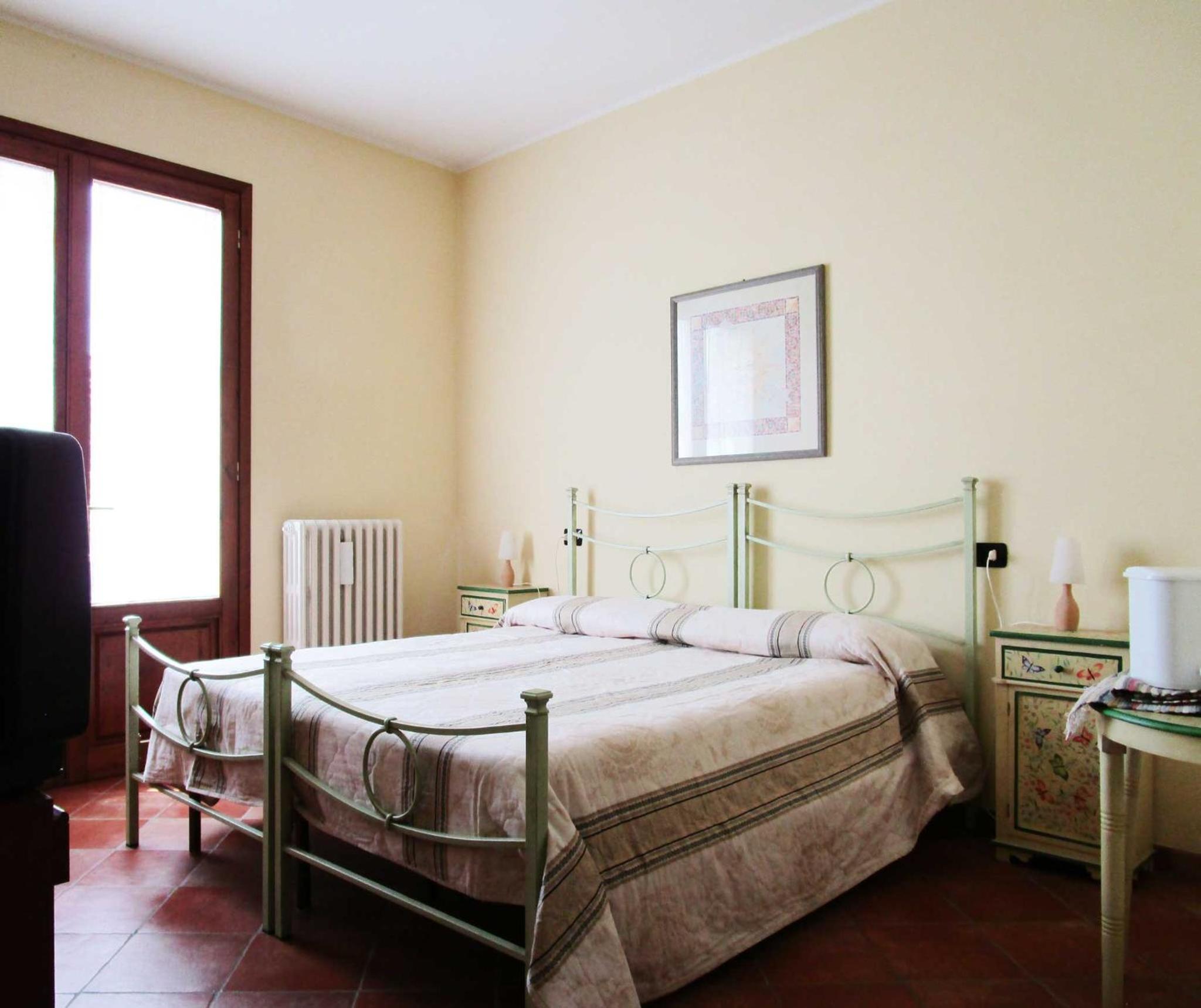 One-Bedroom Apartment with Garden photo 1