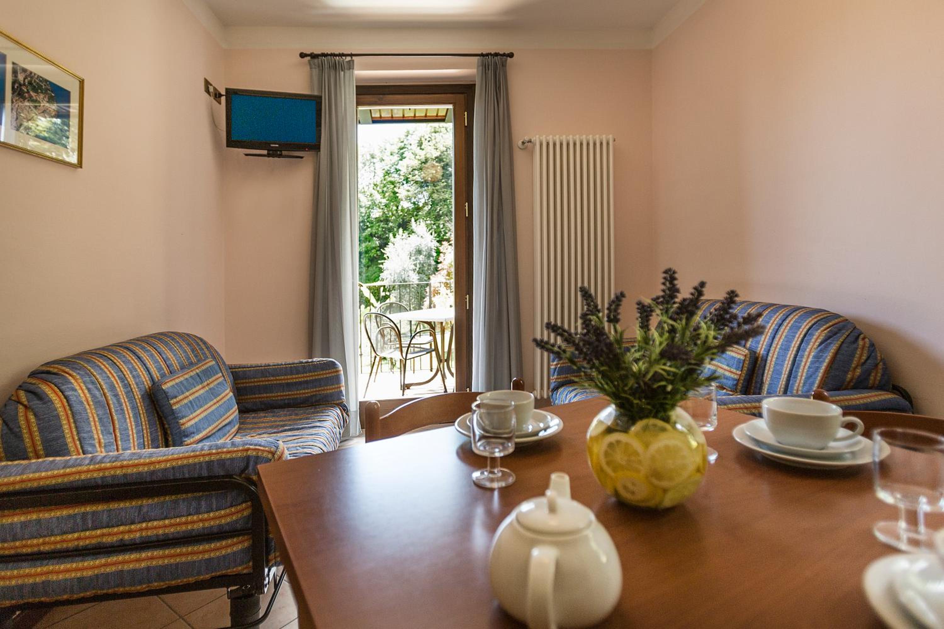 Apartment with Garden View
