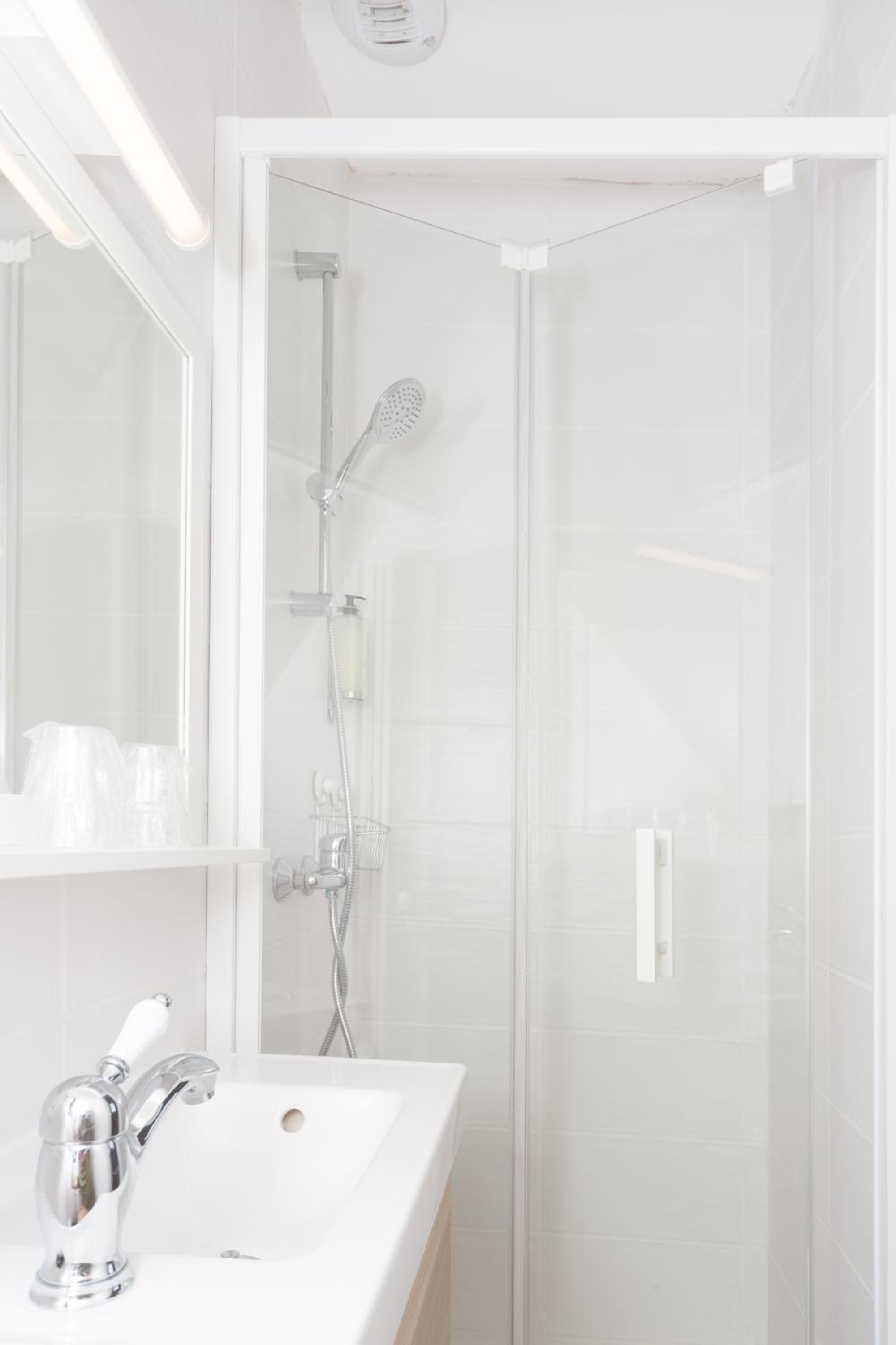Standard Double Room with Shower photo 3