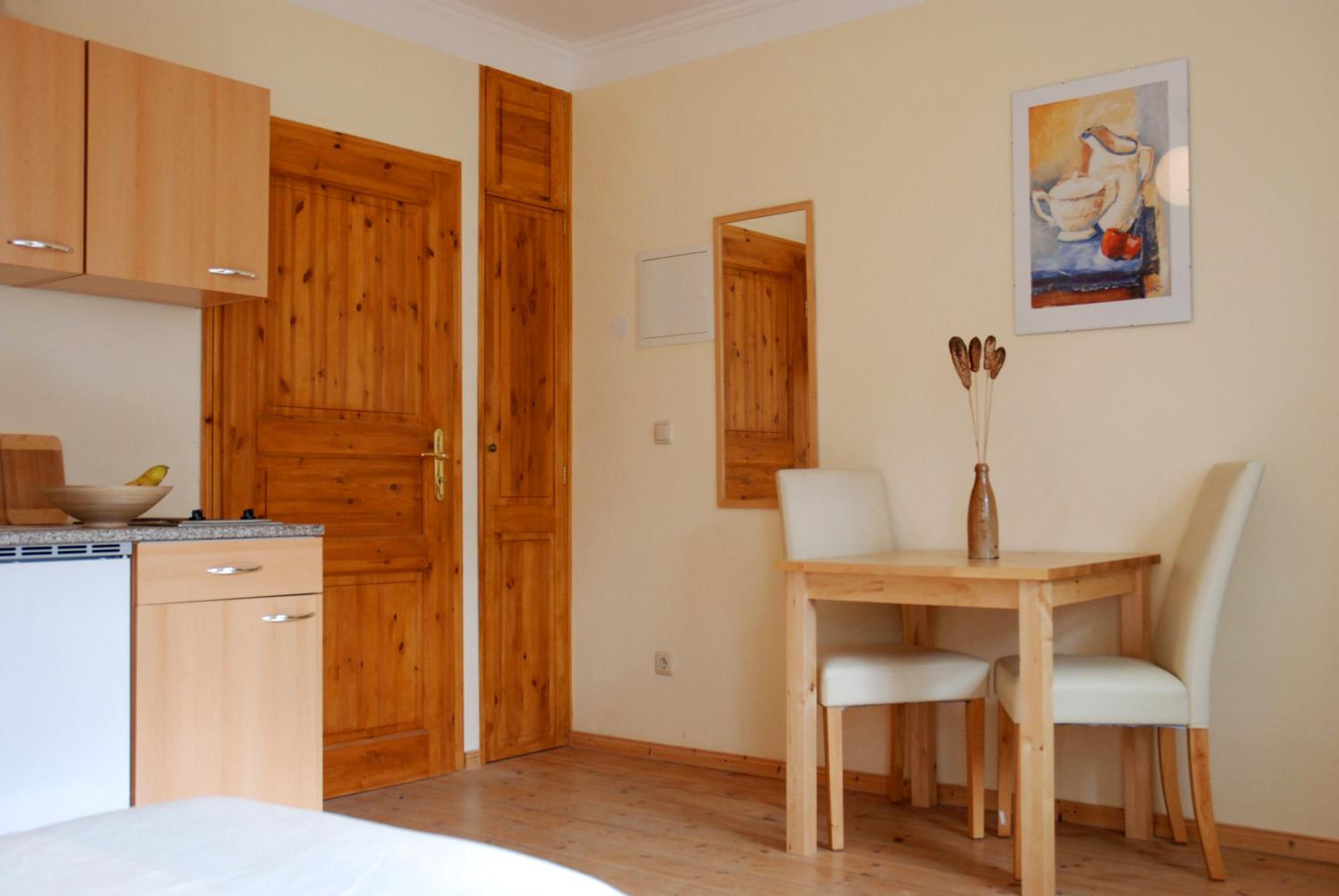 Studio Apartment photo 3