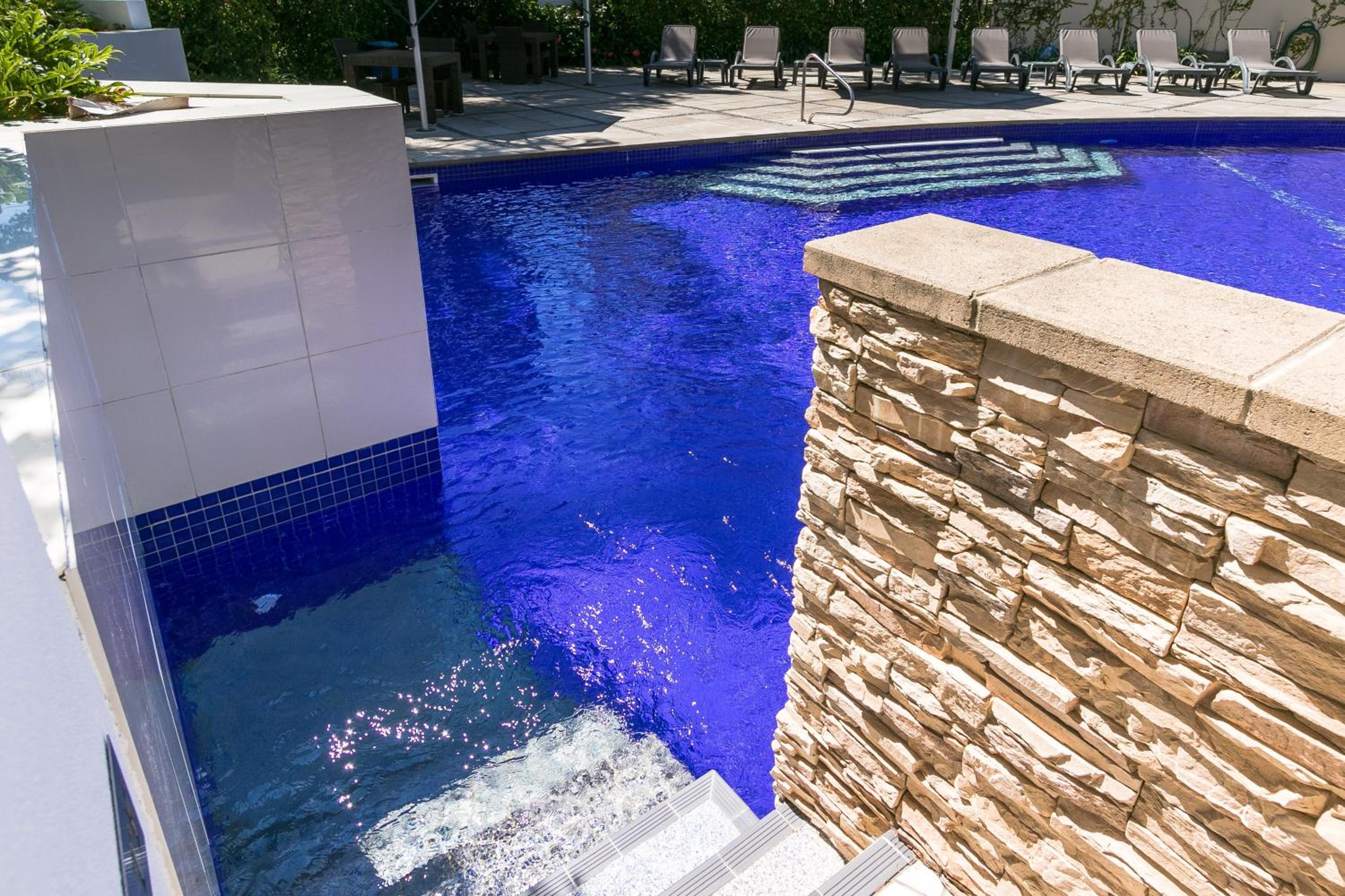 Two-Bedroom Apartment with Direct Pool Access photo 2