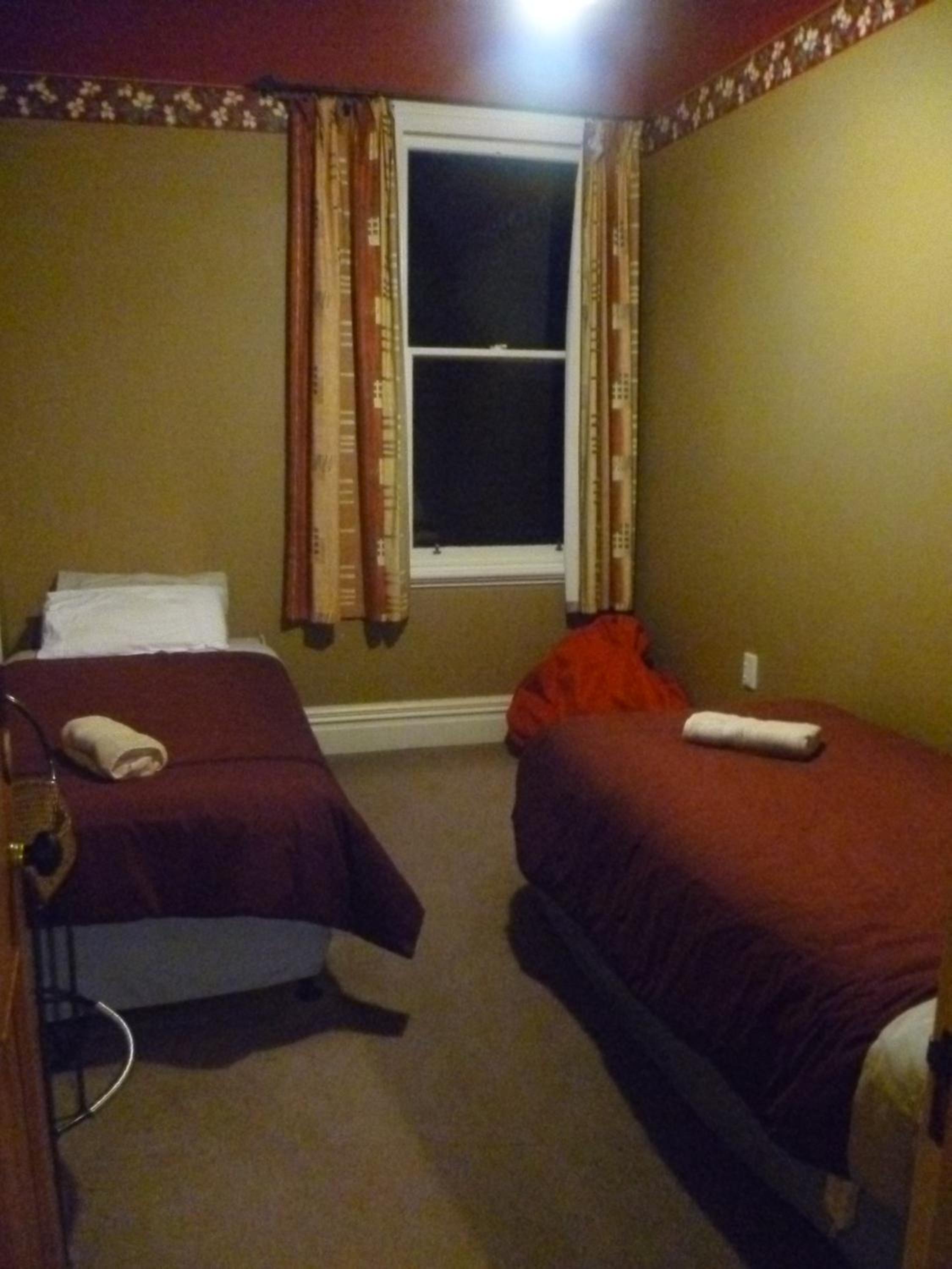 Two-Bedroom Cottage with Private Bathroom - The Bottom House photo 1