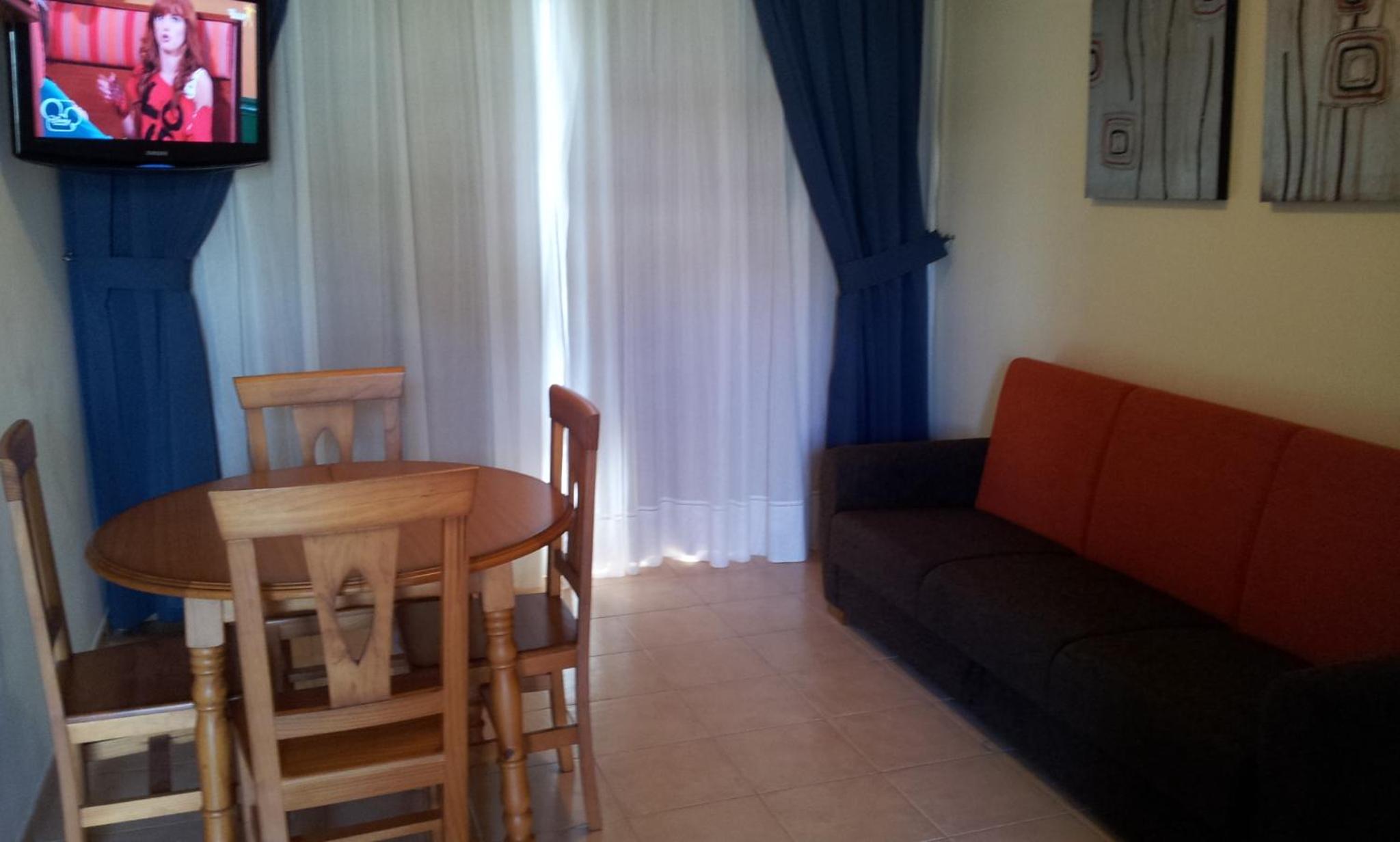 Apartamento de un dormitorio con vista al mar (3 adultos + 1 niño)