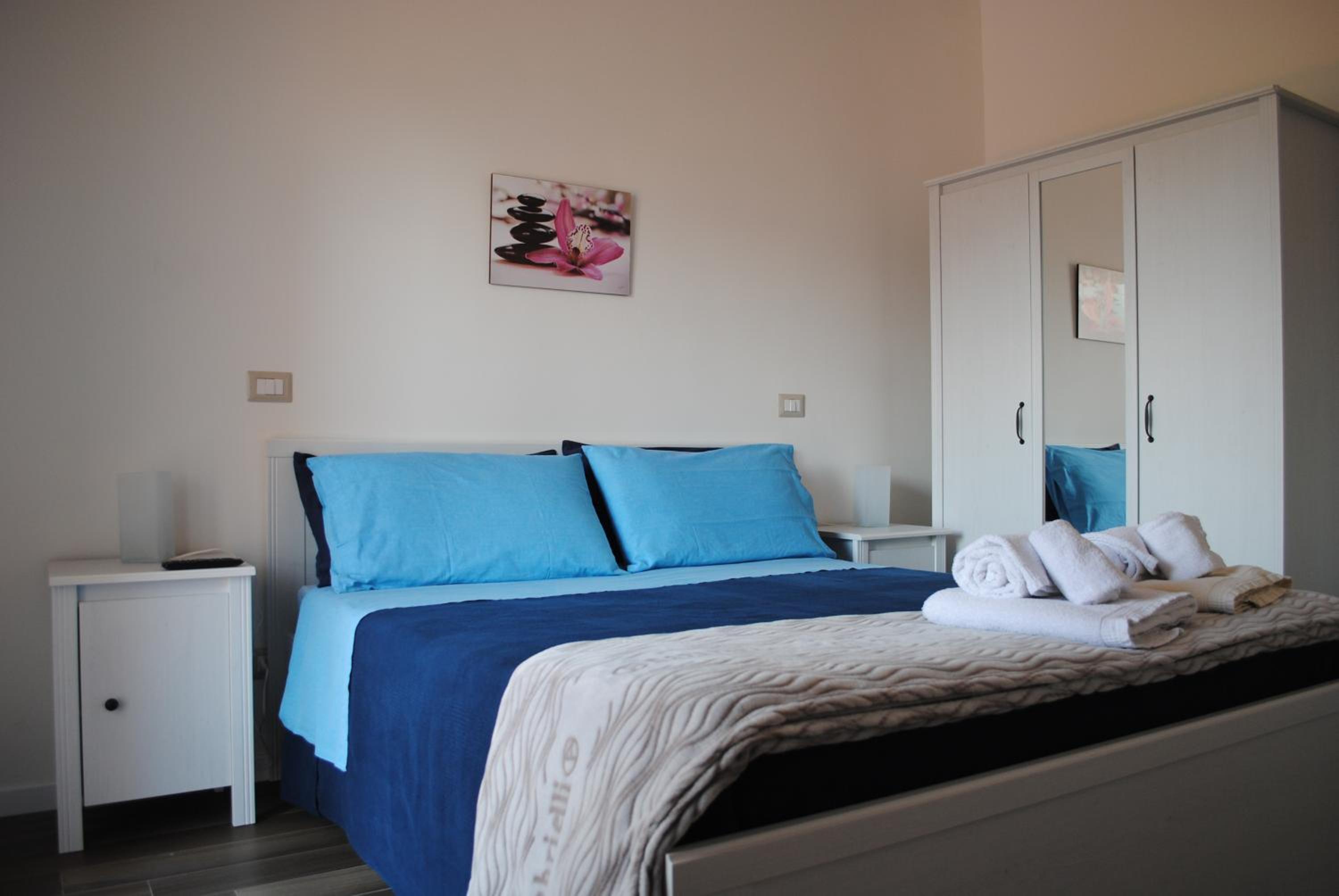 King Room with Balcony photo 1