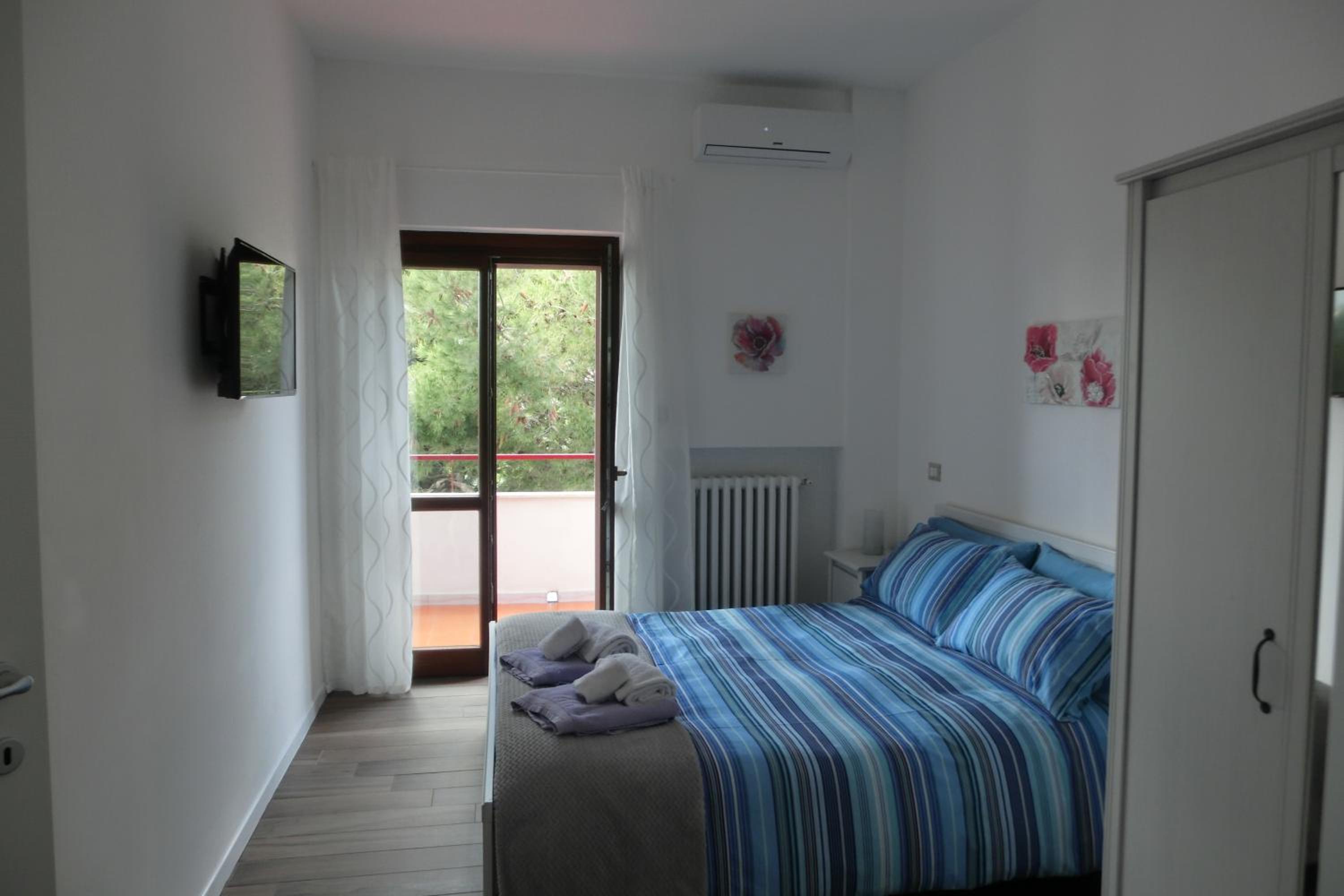 Deluxe Double Room with Balcony  photo 1