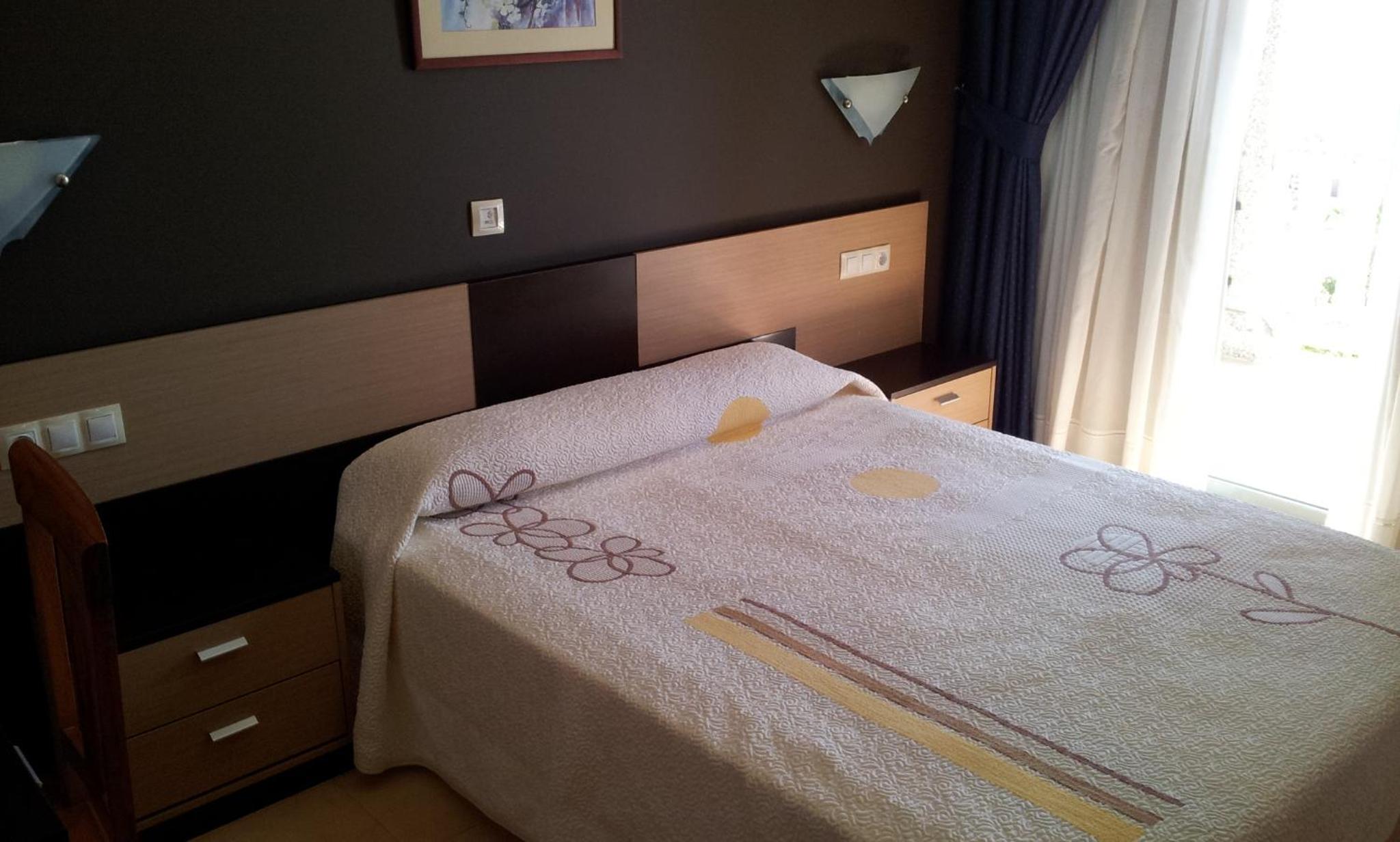 Apartamento de dos dormitorios con vista al mar (5 adultos + 1 niño)