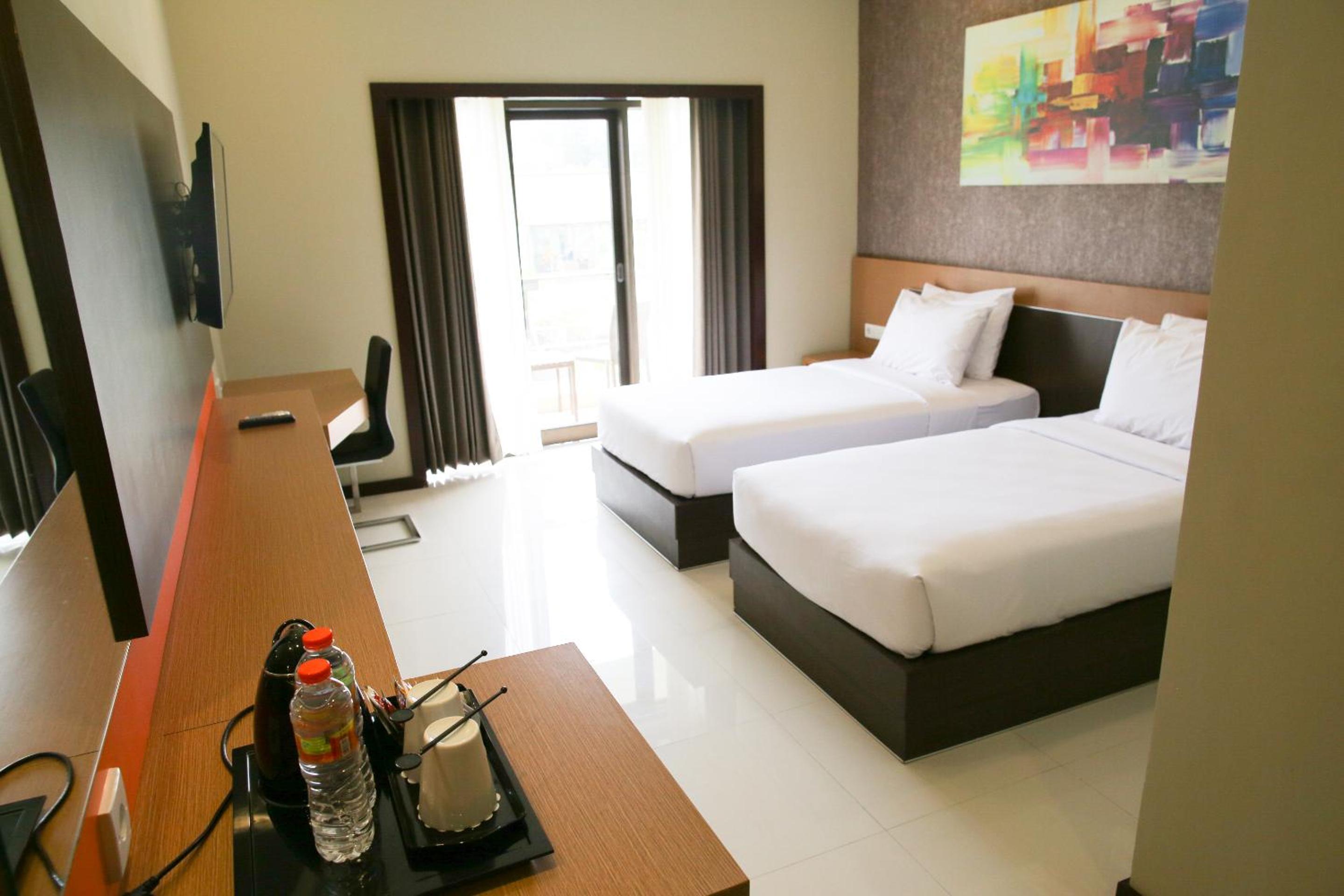 Twin Room with Balcony photo 3