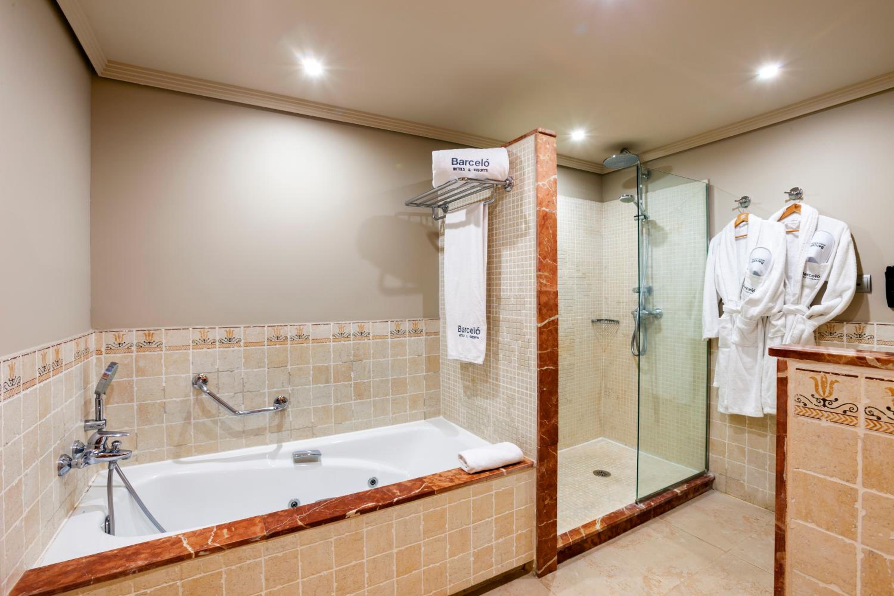 Family Junior Suite (2 Adults + 1 Child) photo 3