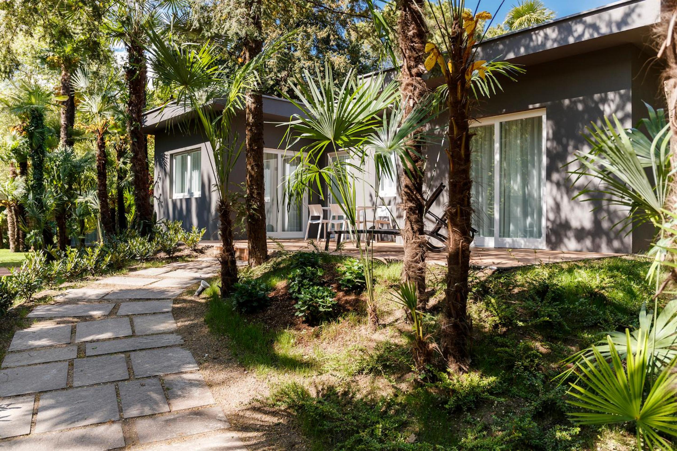 Cottage with Lake View - Photo 9