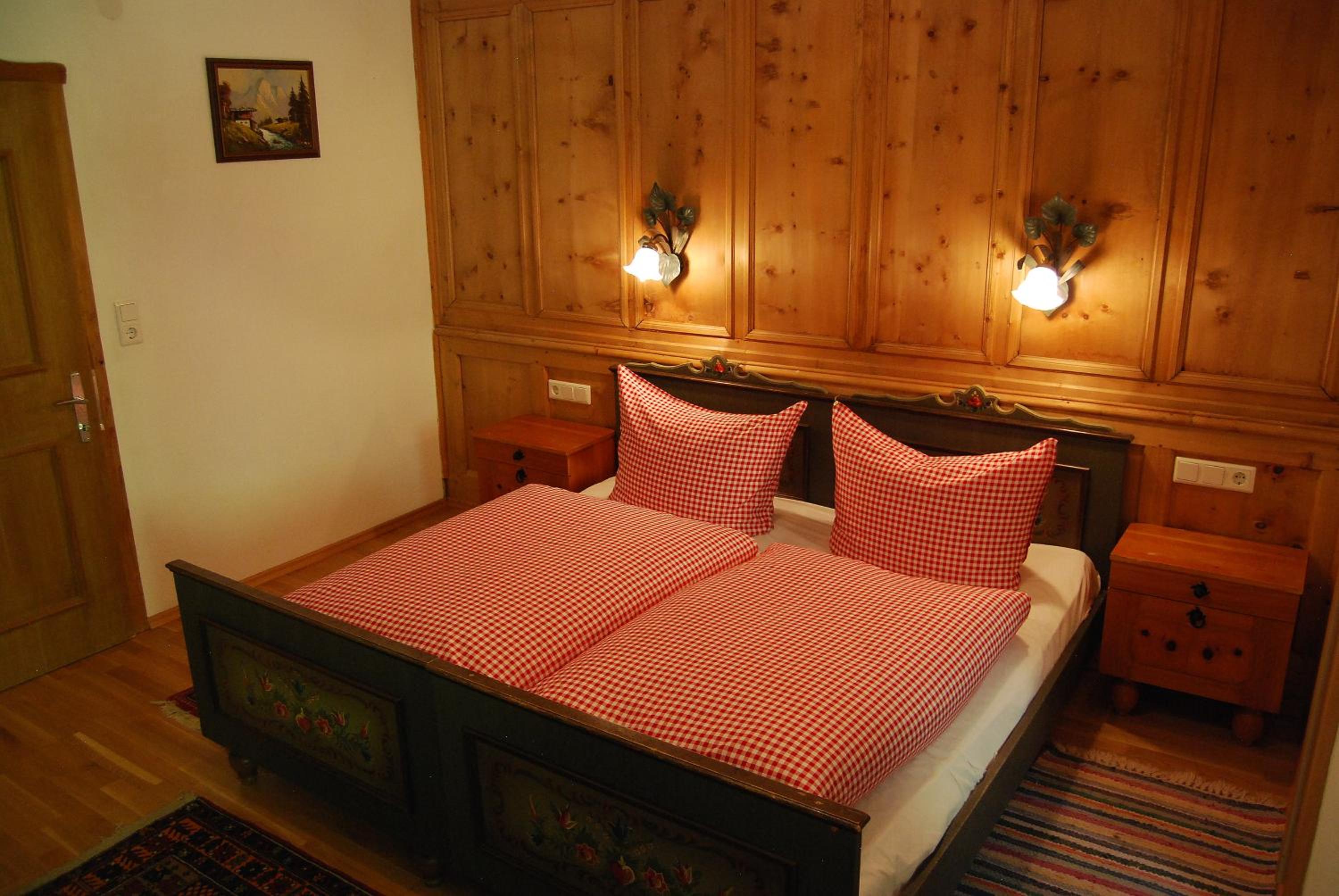Double Room with Private Bathroom photo 2