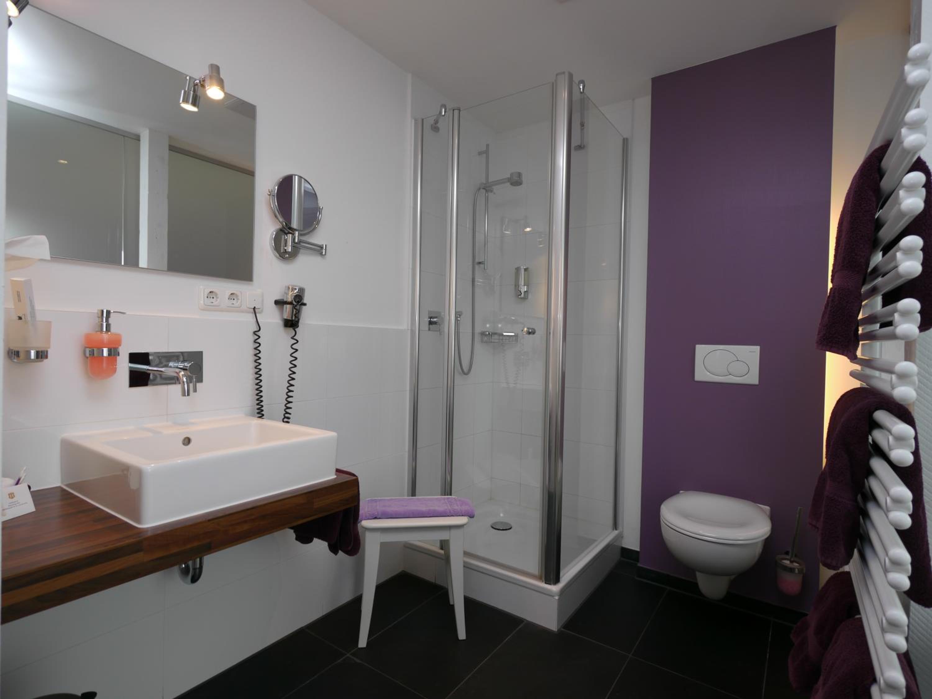 Double or Twin Room - Photo 8