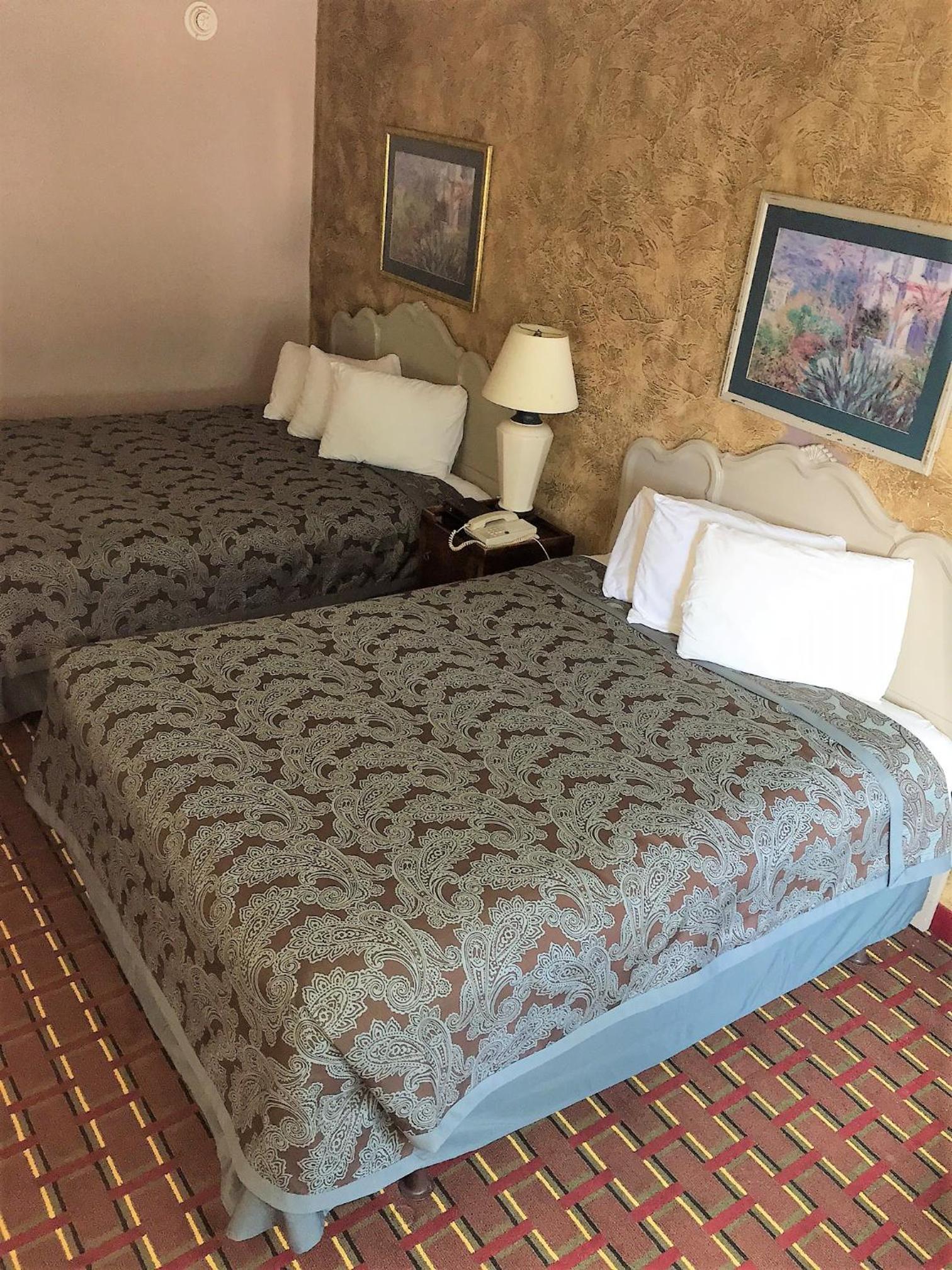 Double Room with Two Double Beds - Photo 5