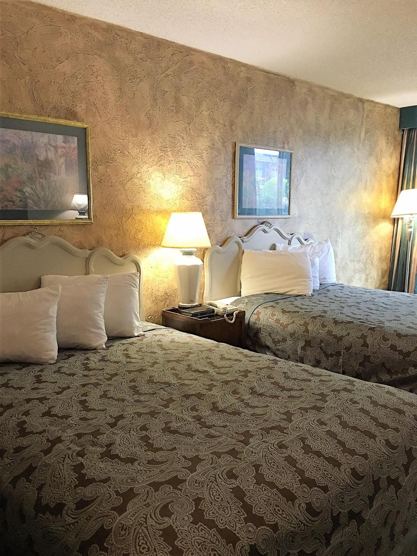 Double Room with Two Double Beds - Photo 4