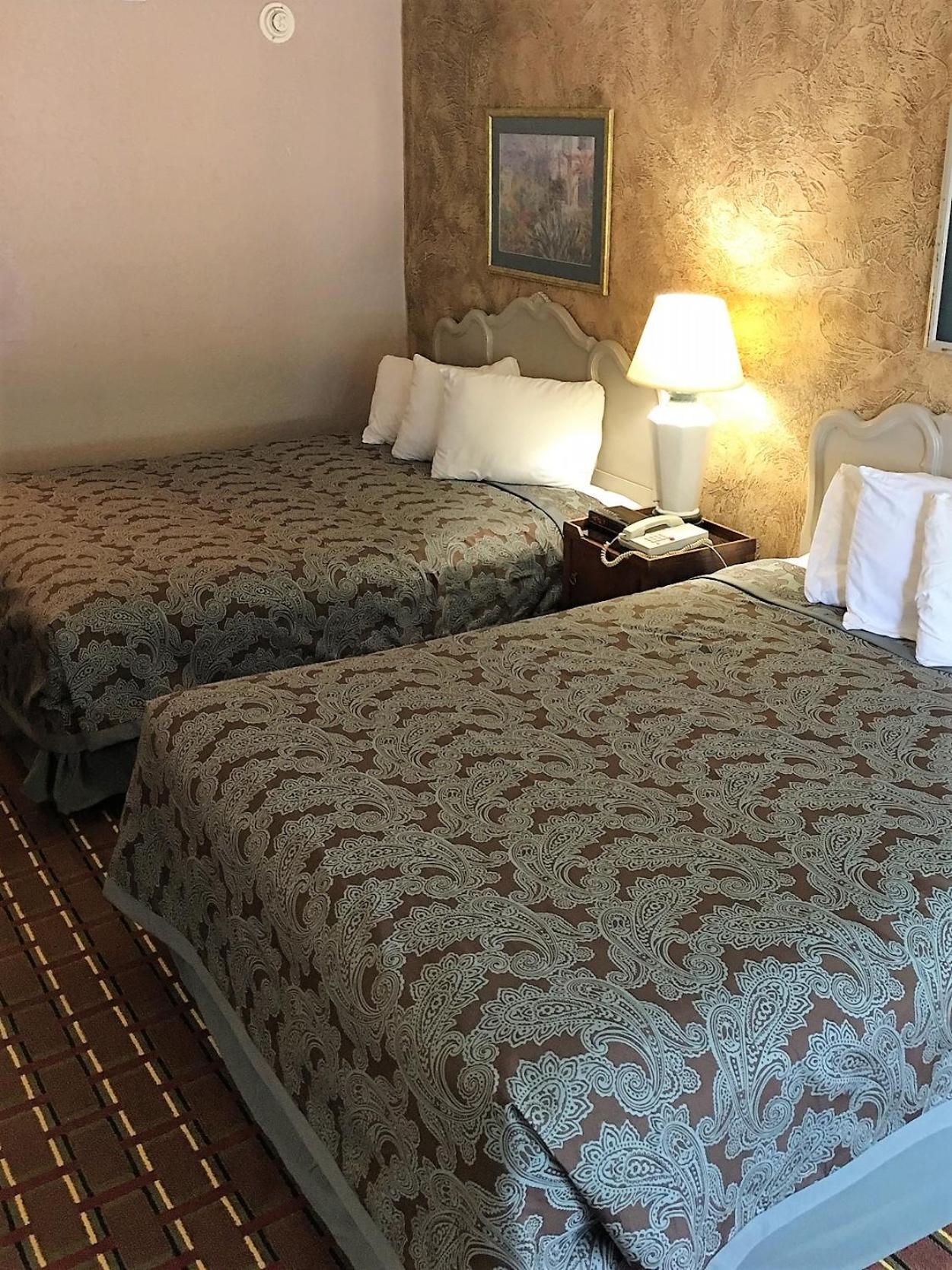 Double Room with Two Double Beds - Photo 3