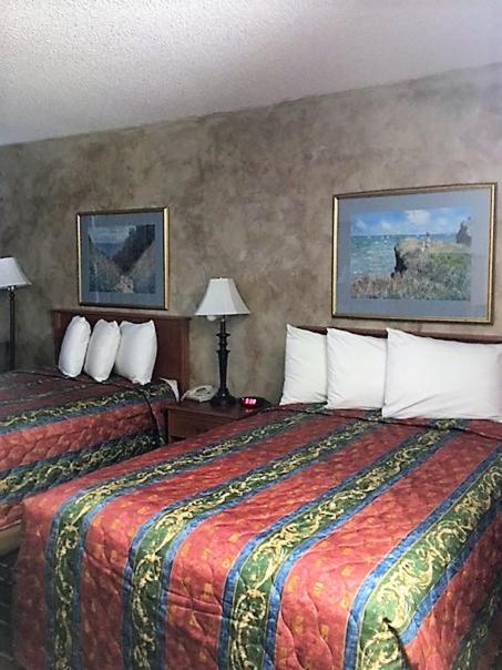 Double Room with Two Double Beds - Photo 6