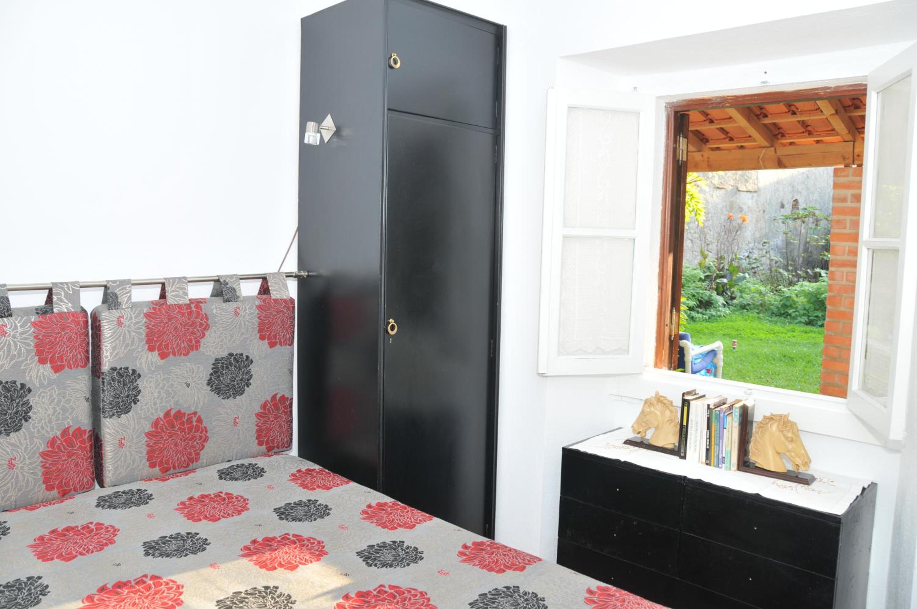 One-Bedroom House photo 1