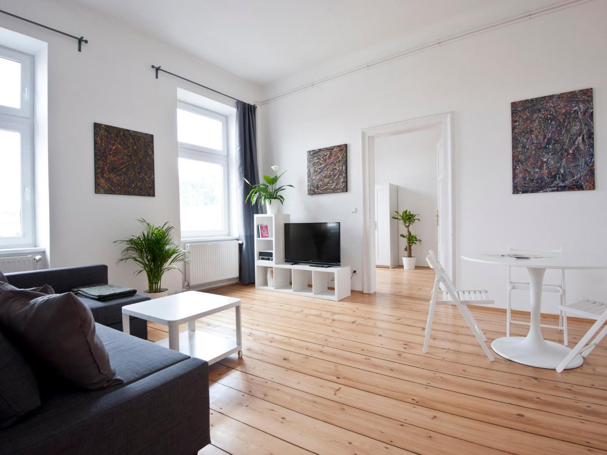 One-Bedroom Apartment photo 1