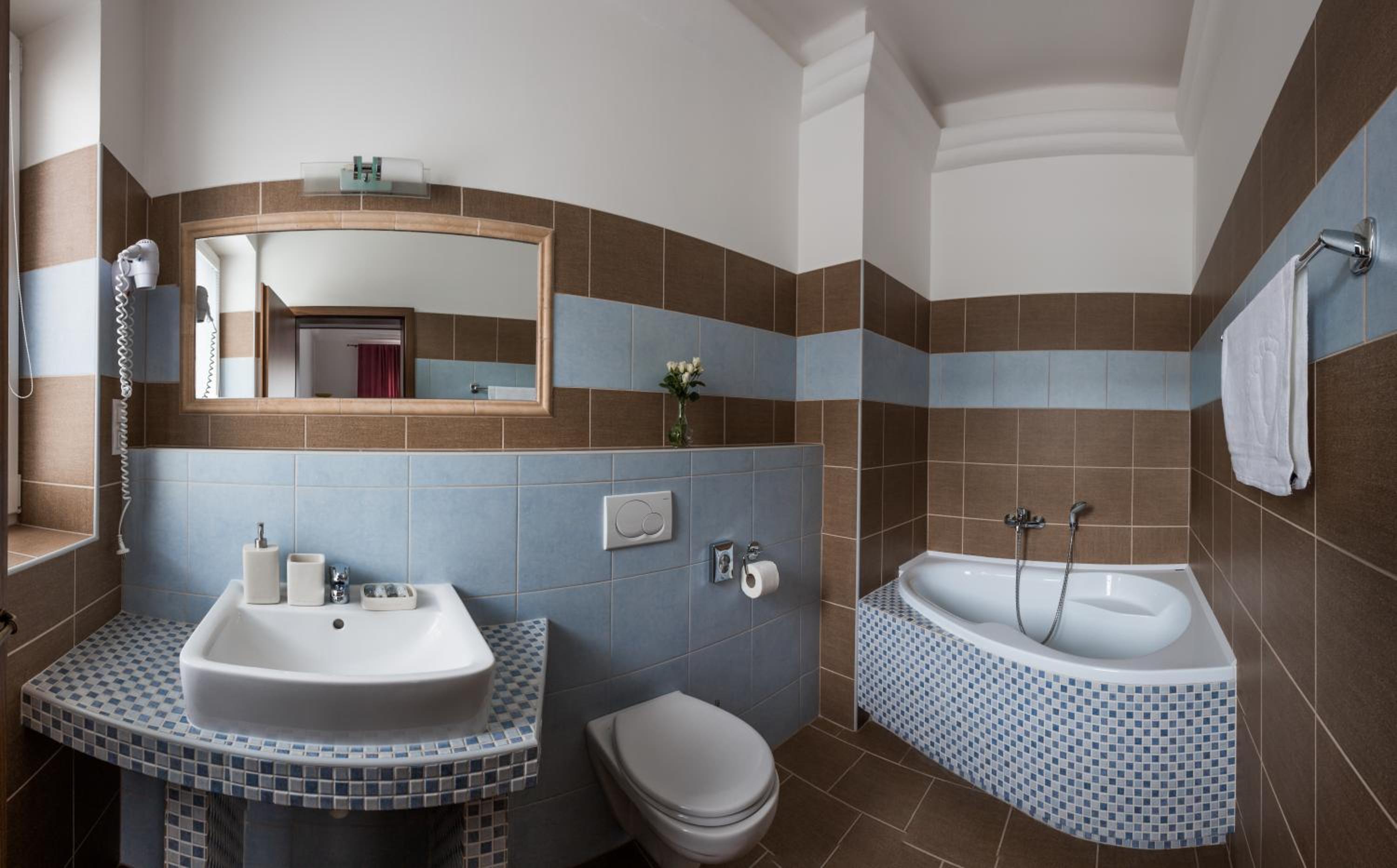 Standard Twin Room photo 2