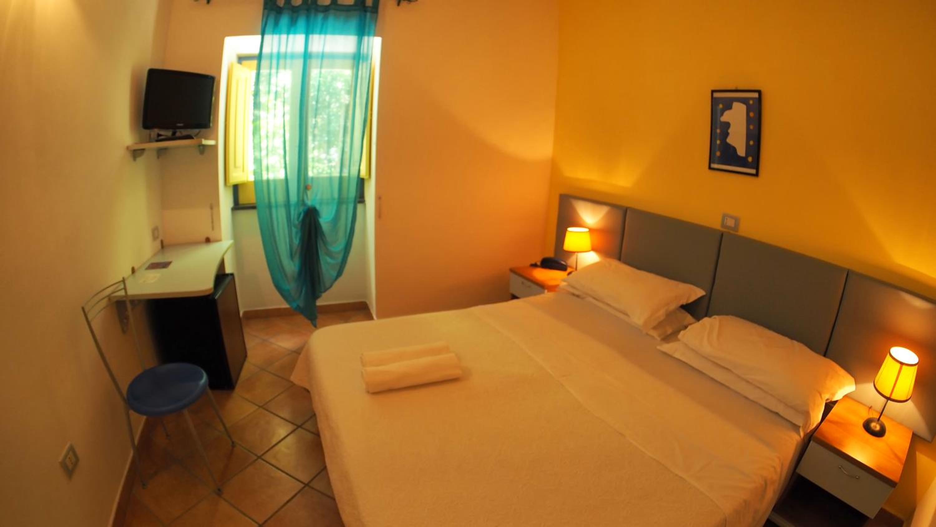 Double Room - Photo 1