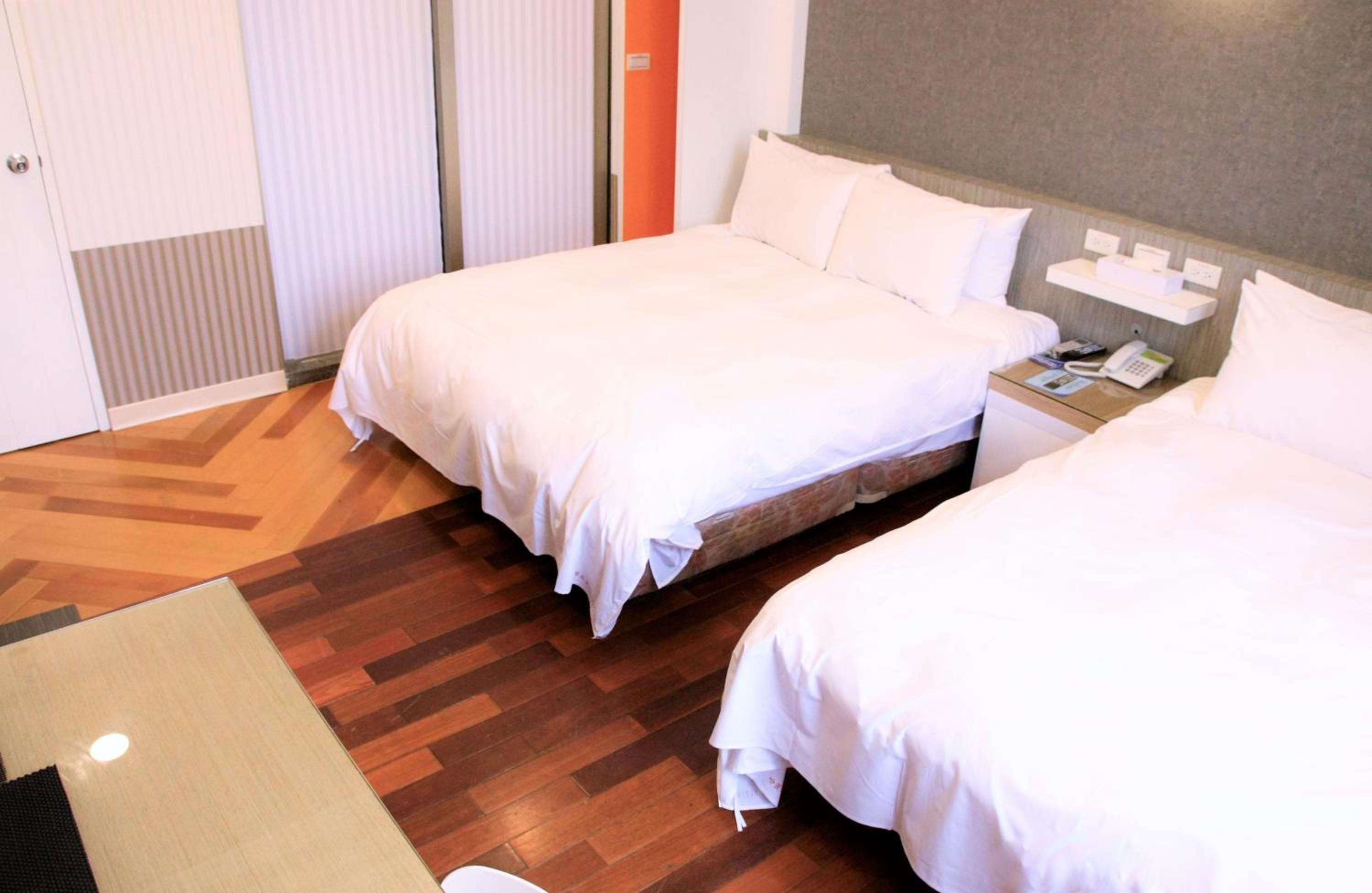 Superior Double Room with Two Double Beds photo 3