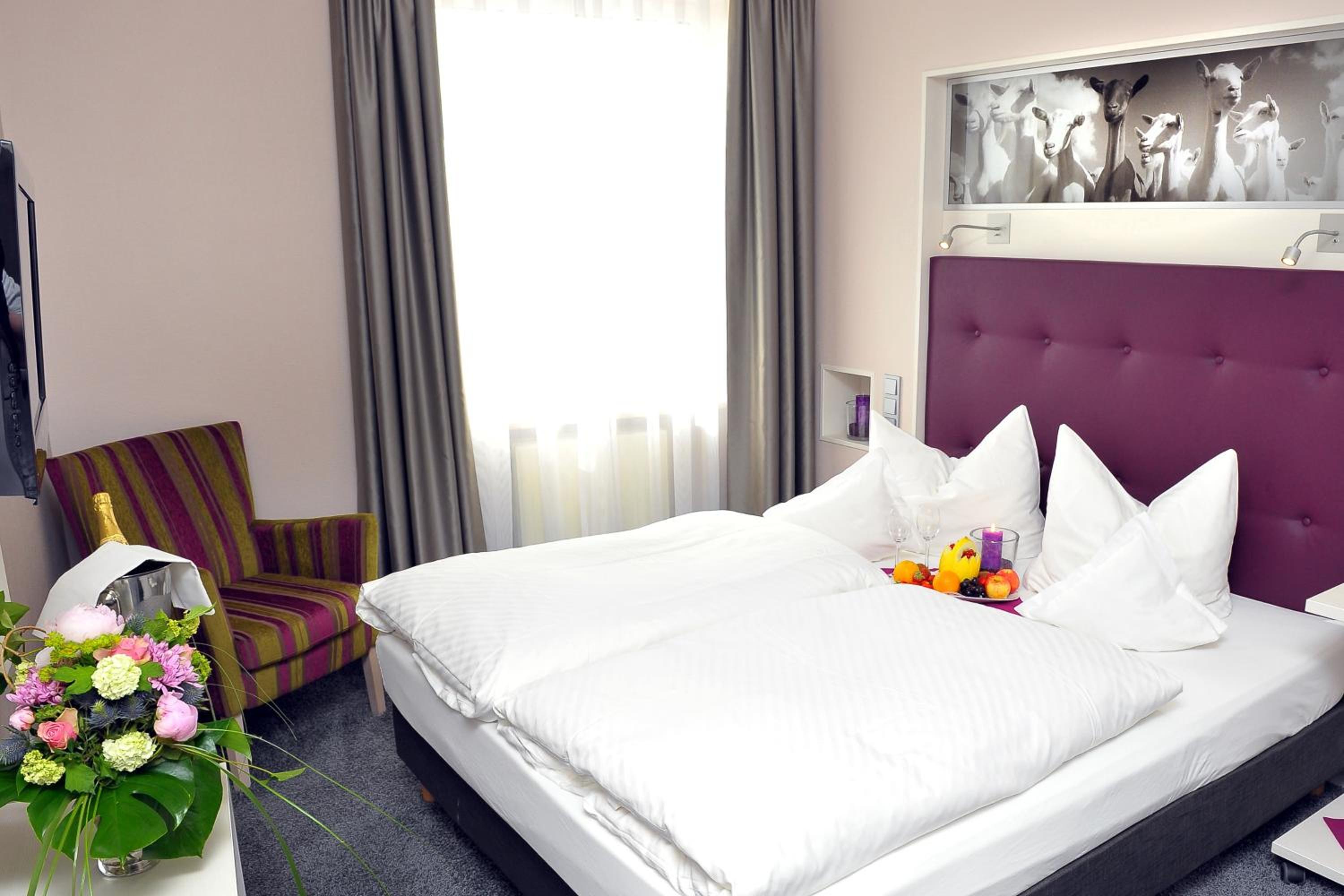 Budget Double Room - Photo 3