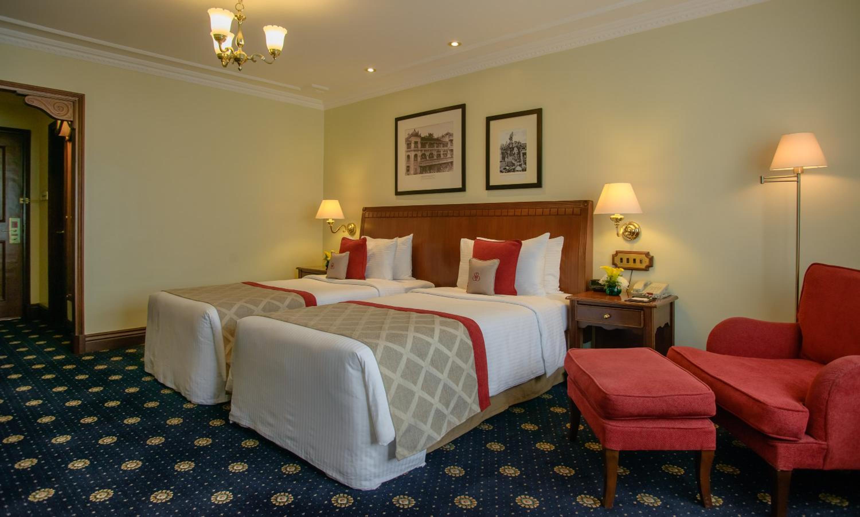 Stanley Club Twin Room - Photo 1
