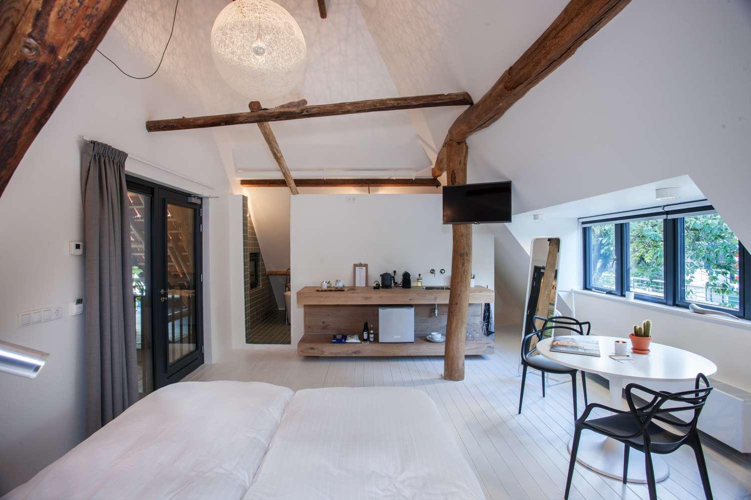 Twin Room with Bathroom - Photo 1